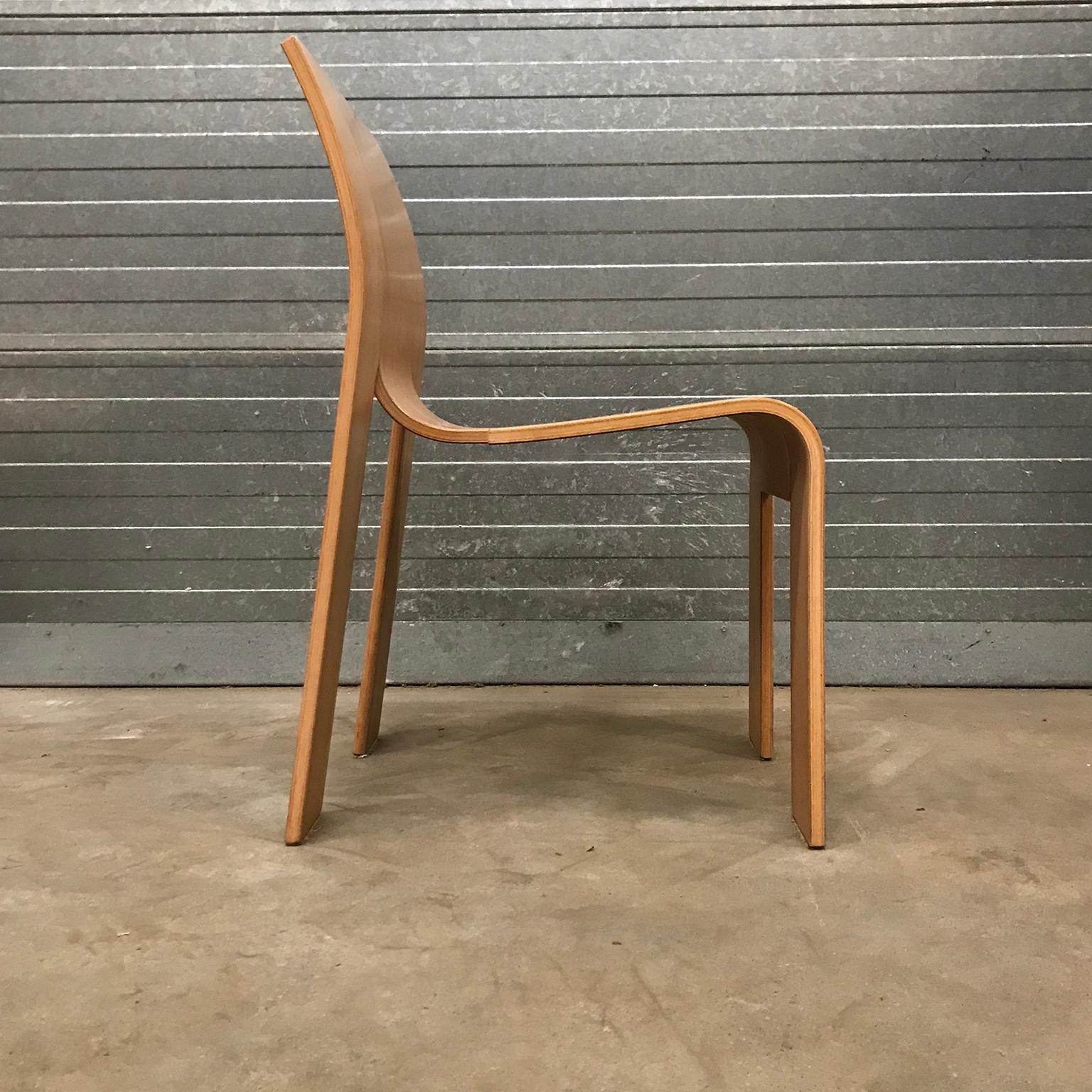 1974, Gijs Bakker für Castelijn, Satz stapelbarer Stühle mit gebogenen Holzstreifen (Niederländisch) im Angebot