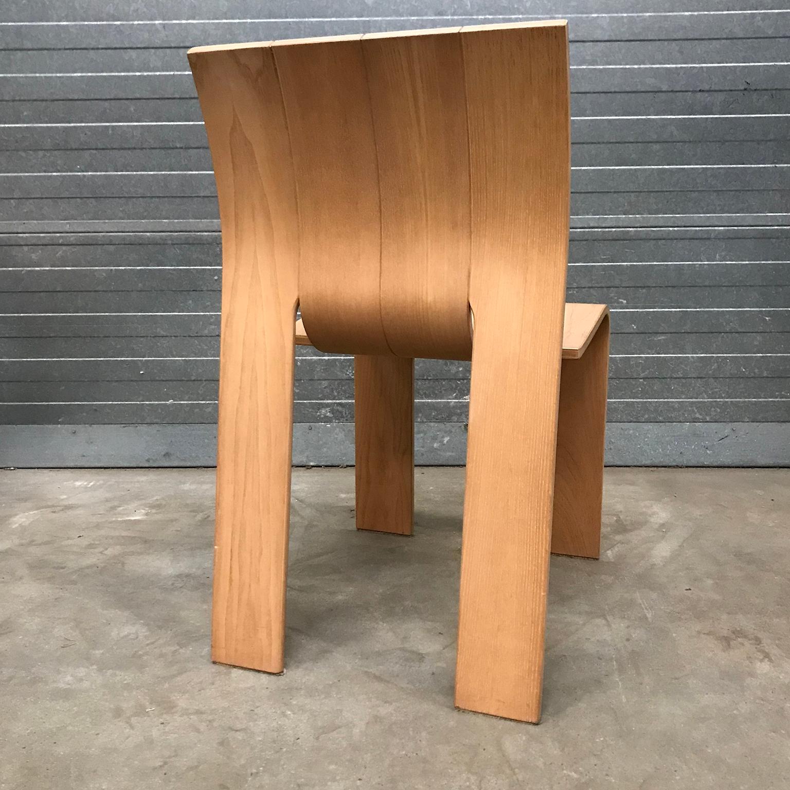 1974, Gijs Bakker für Castelijn, Satz stapelbarer Stühle mit gebogenen Holzstreifen (Ende des 20. Jahrhunderts) im Angebot