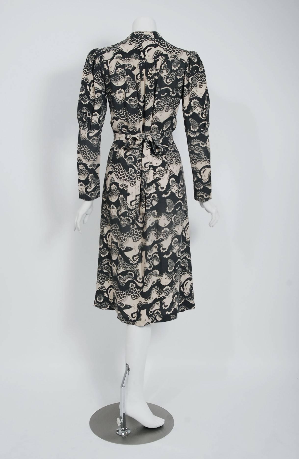 1974 Ossie Clark Novelty Serpent Snake Celia Birtwell Print Crepe Tie-Belt Dress 2