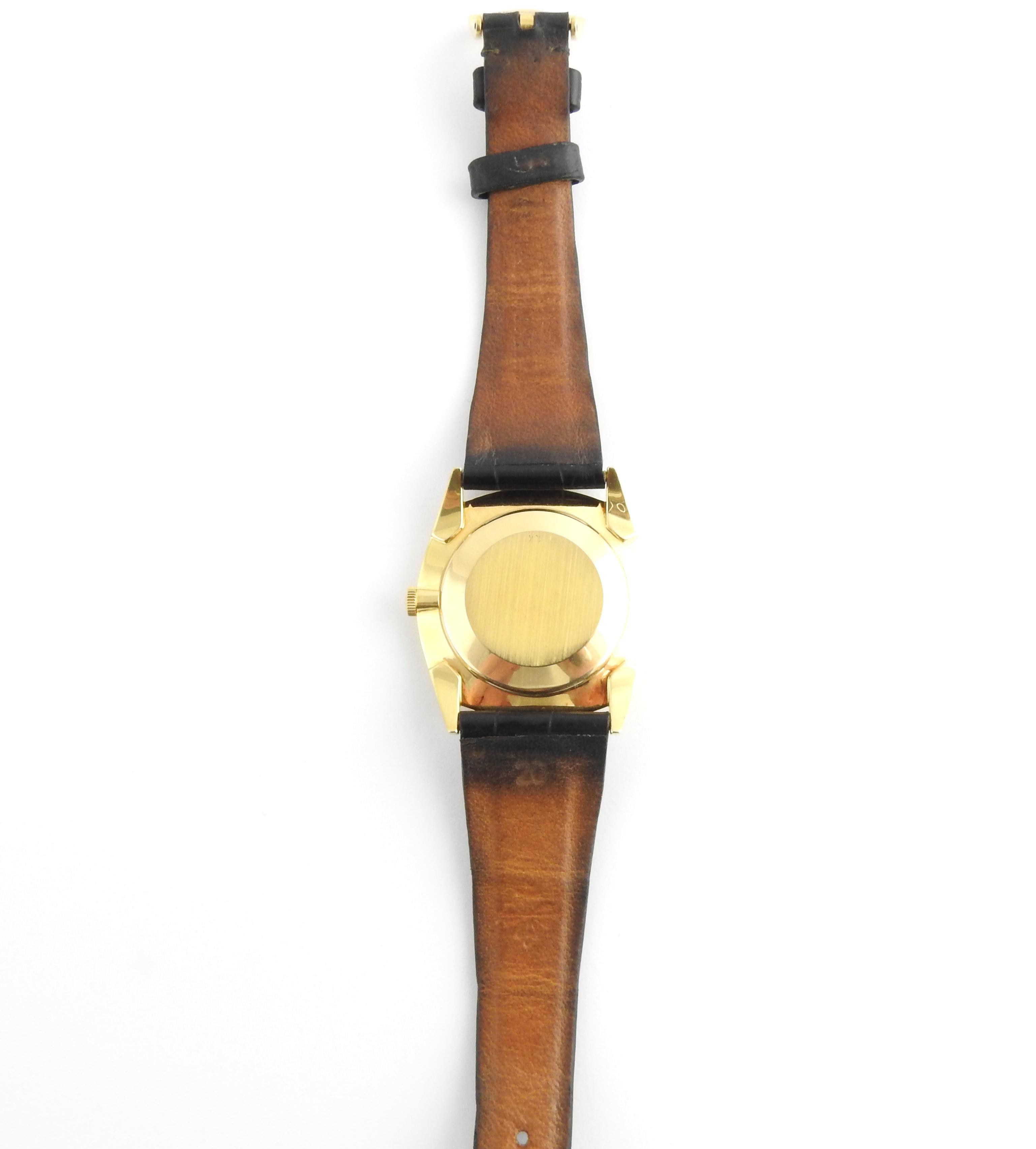 1974 Patek Philippe 18 Karat Yellow Gold Golden Ellipse 3644 Men's Watch In Good Condition In Washington Depot, CT