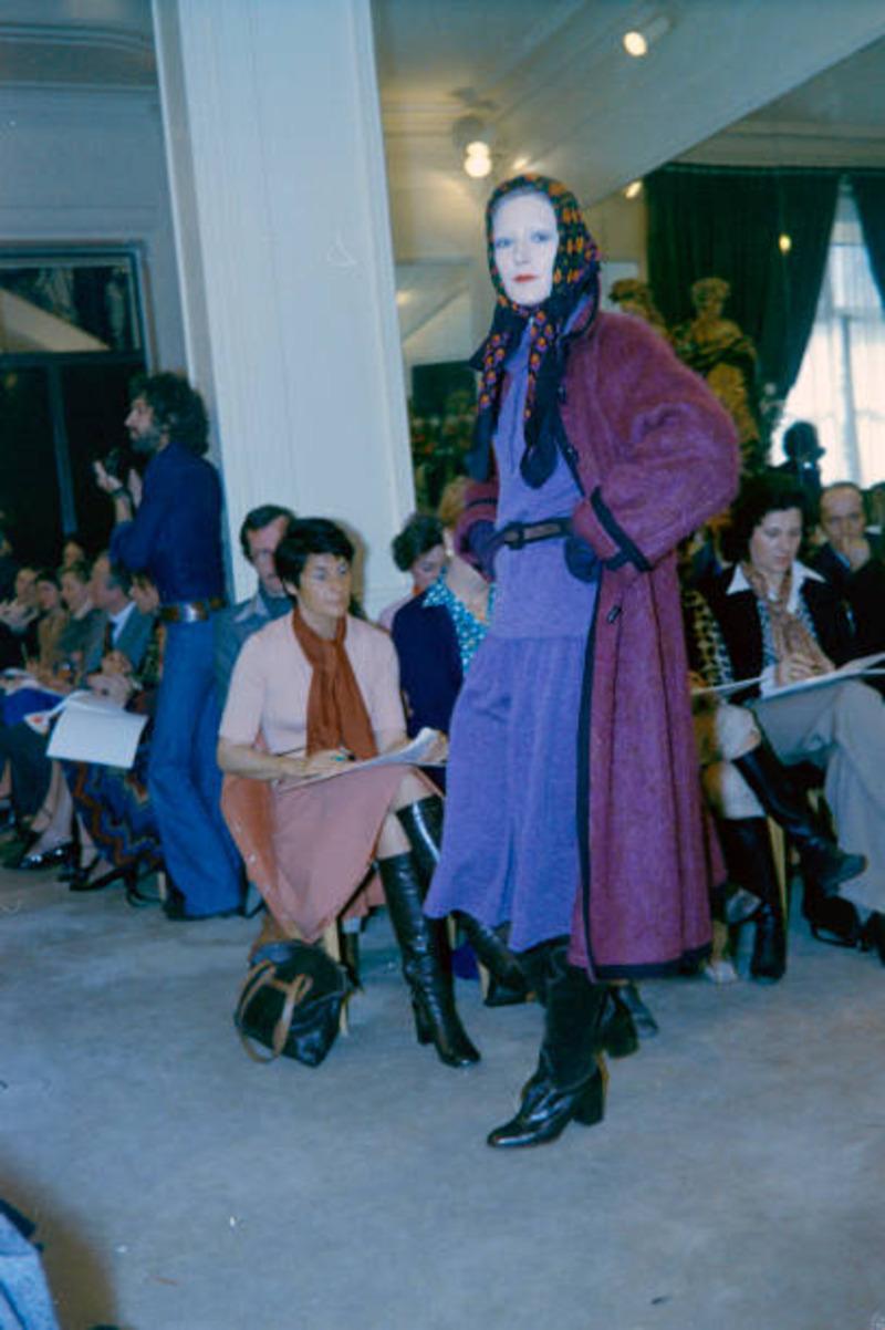 1974 YVES SAINT LAURENT violet purple brushed wool RUNWAY coat with braided trim For Sale 7