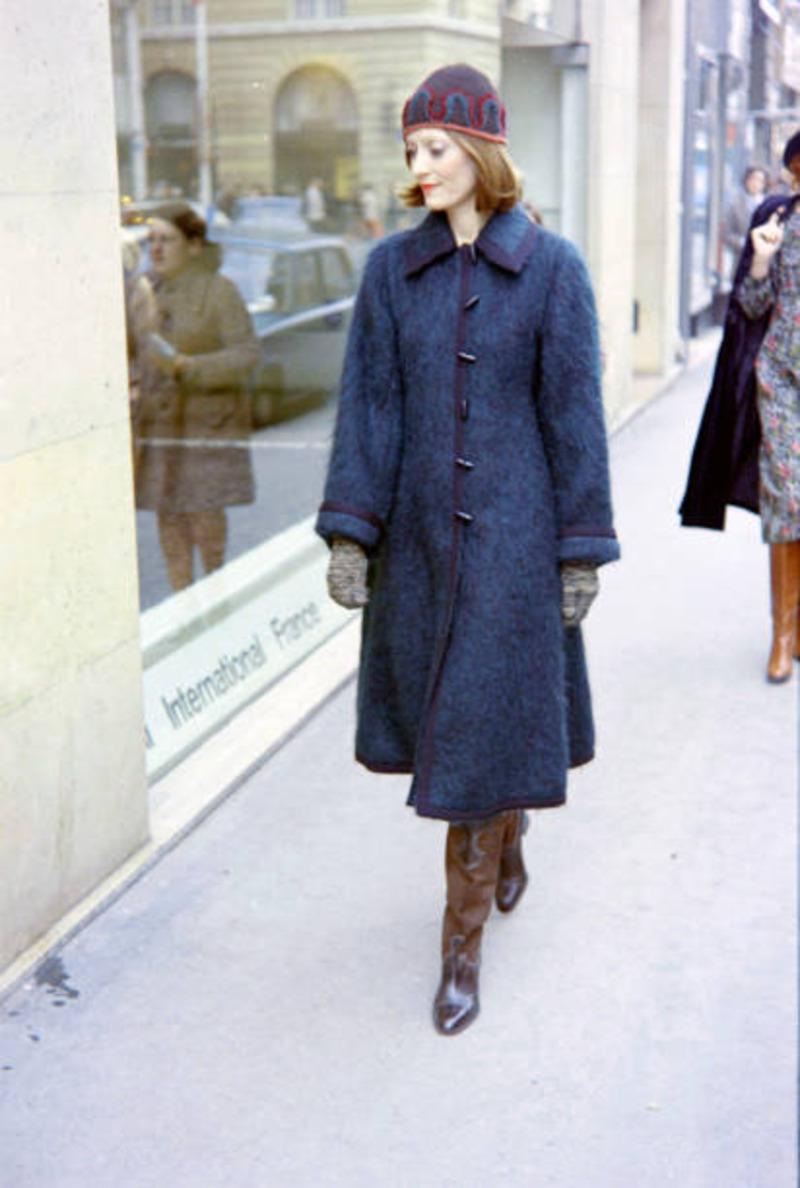 1974 YVES SAINT LAURENT violet purple brushed wool RUNWAY coat with braided trim For Sale 14