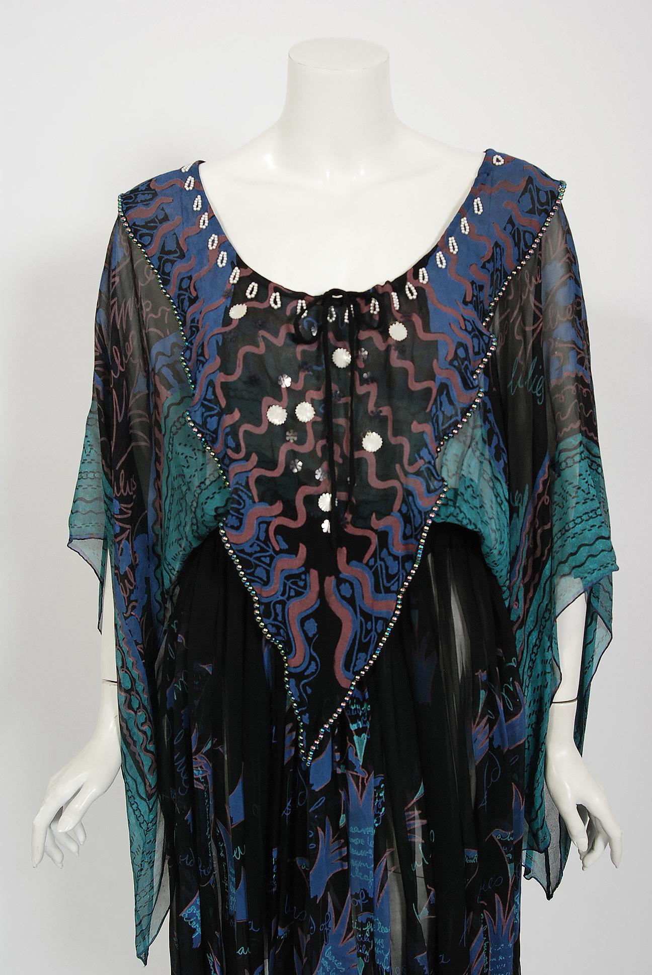 Vintage 1974 Zandra Rhodes Field Of Lilies Hand-Painted Silk Angel Sleeve Dress In Good Condition In Beverly Hills, CA