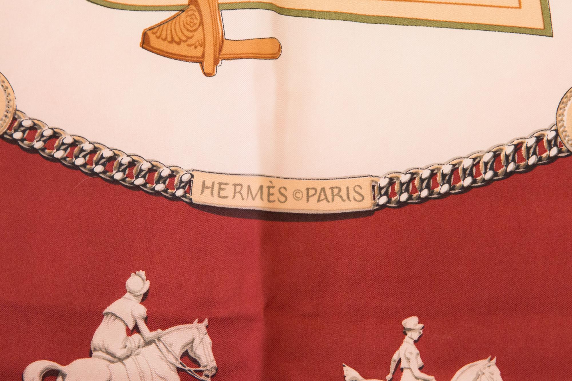 Rare écharpe en soie Hermès Bordeaux Les Amazones de Philippe Ledoux des années 1974 en vente 1