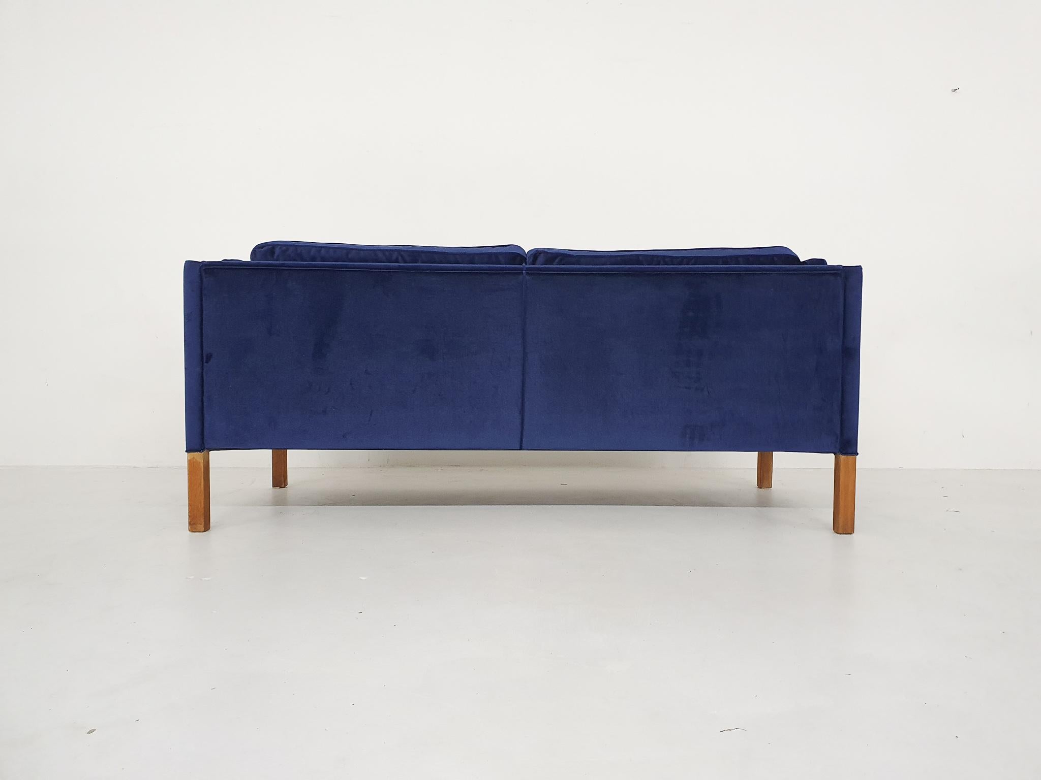 Late 20th Century 1975 2.5-Seat Sofa by Børge and Peter Mogensen for Fredericia, Model 2335 For Sale