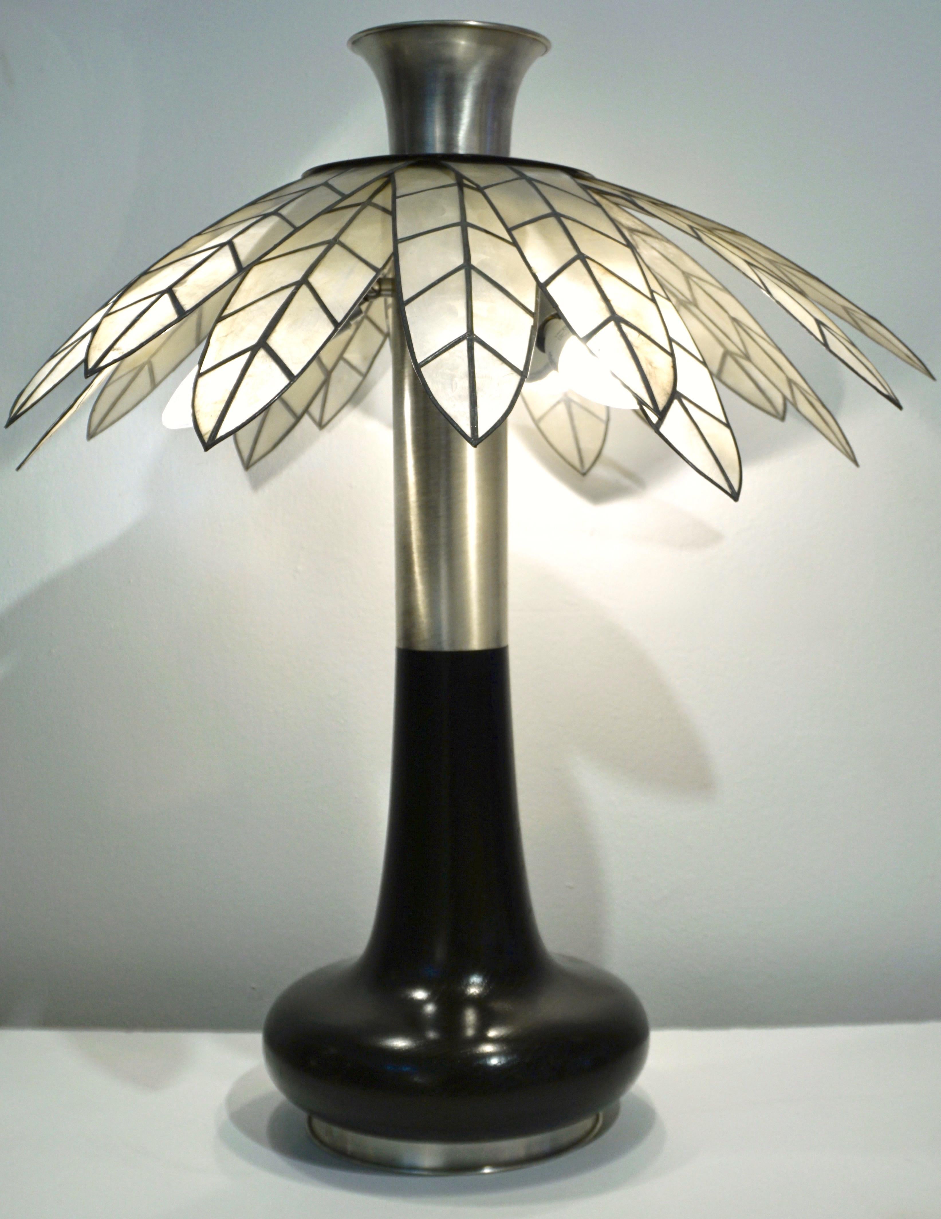 1975 Banci Italian Art Deco Pair of Mother of Pearl & Black Ebonized Palm Lamps 5