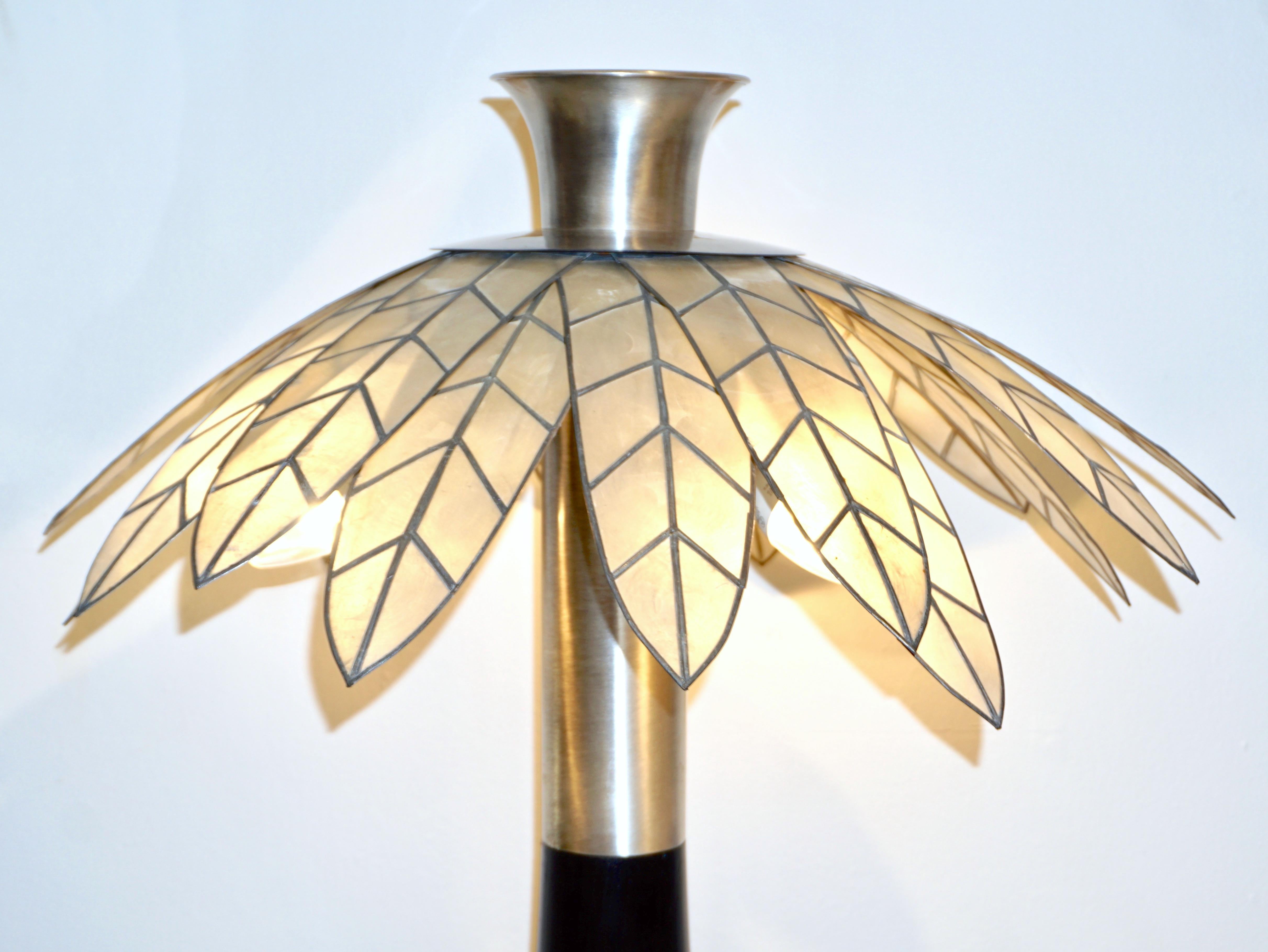 1975 Banci Italian Art Deco Pair of Mother of Pearl & Black Ebonized Palm Lamps In Good Condition In New York, NY