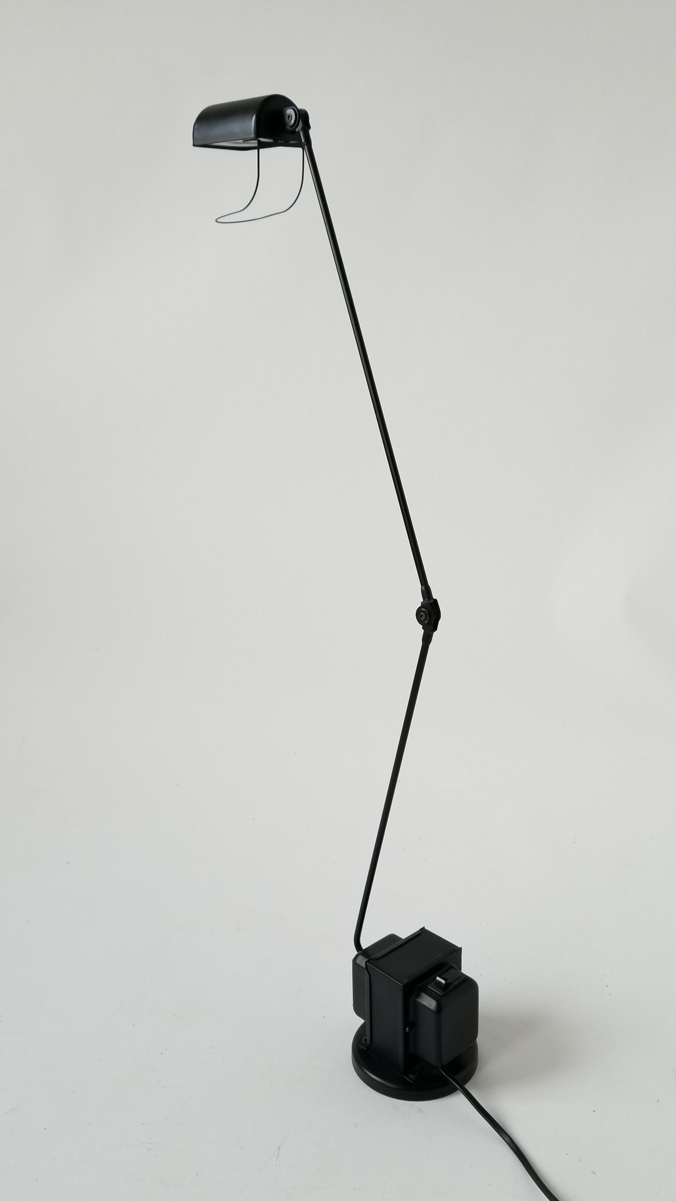 1975 ''Daphine'' Halogen Table Lamp by Lumina, Italia In Good Condition In St- Leonard, Quebec