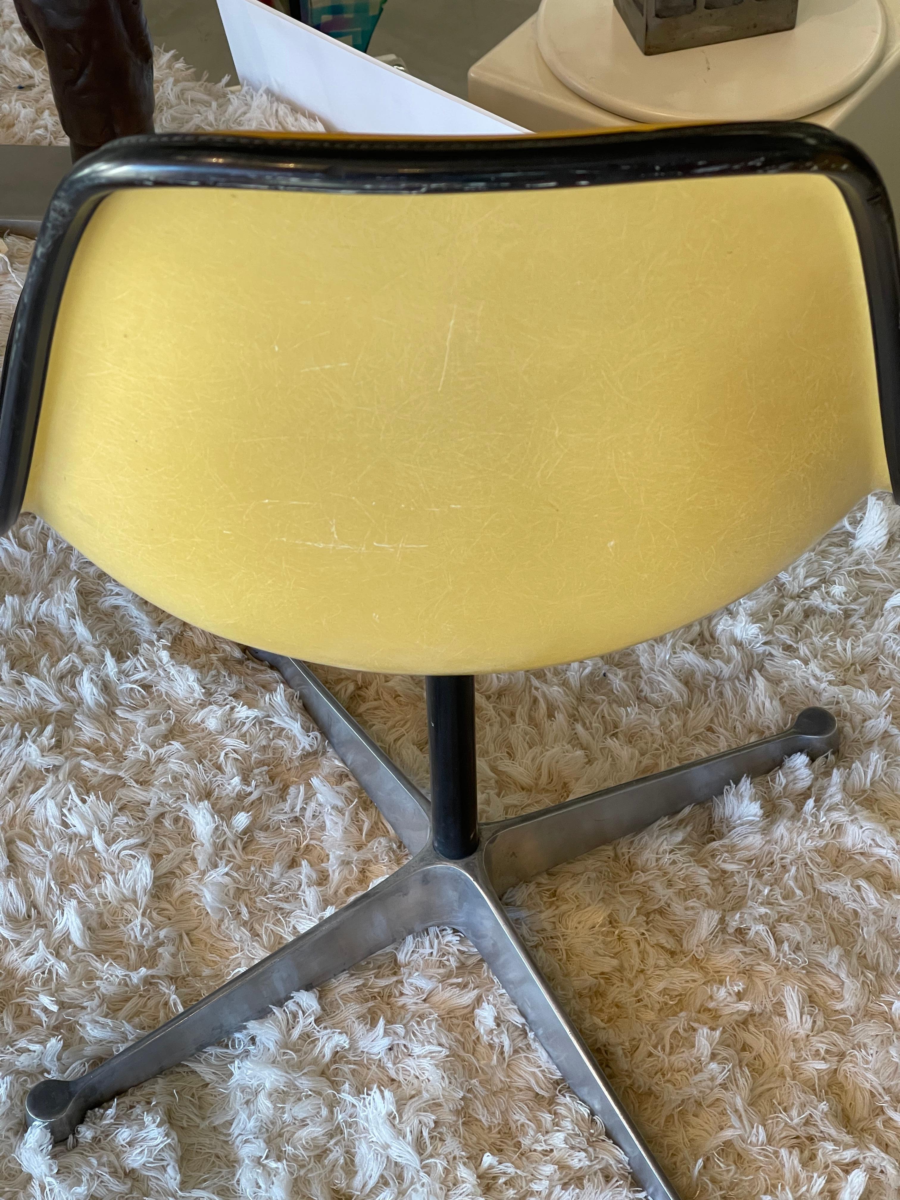 1975 Eames for Herman Miller Swivel Chairs, Set of 6 6