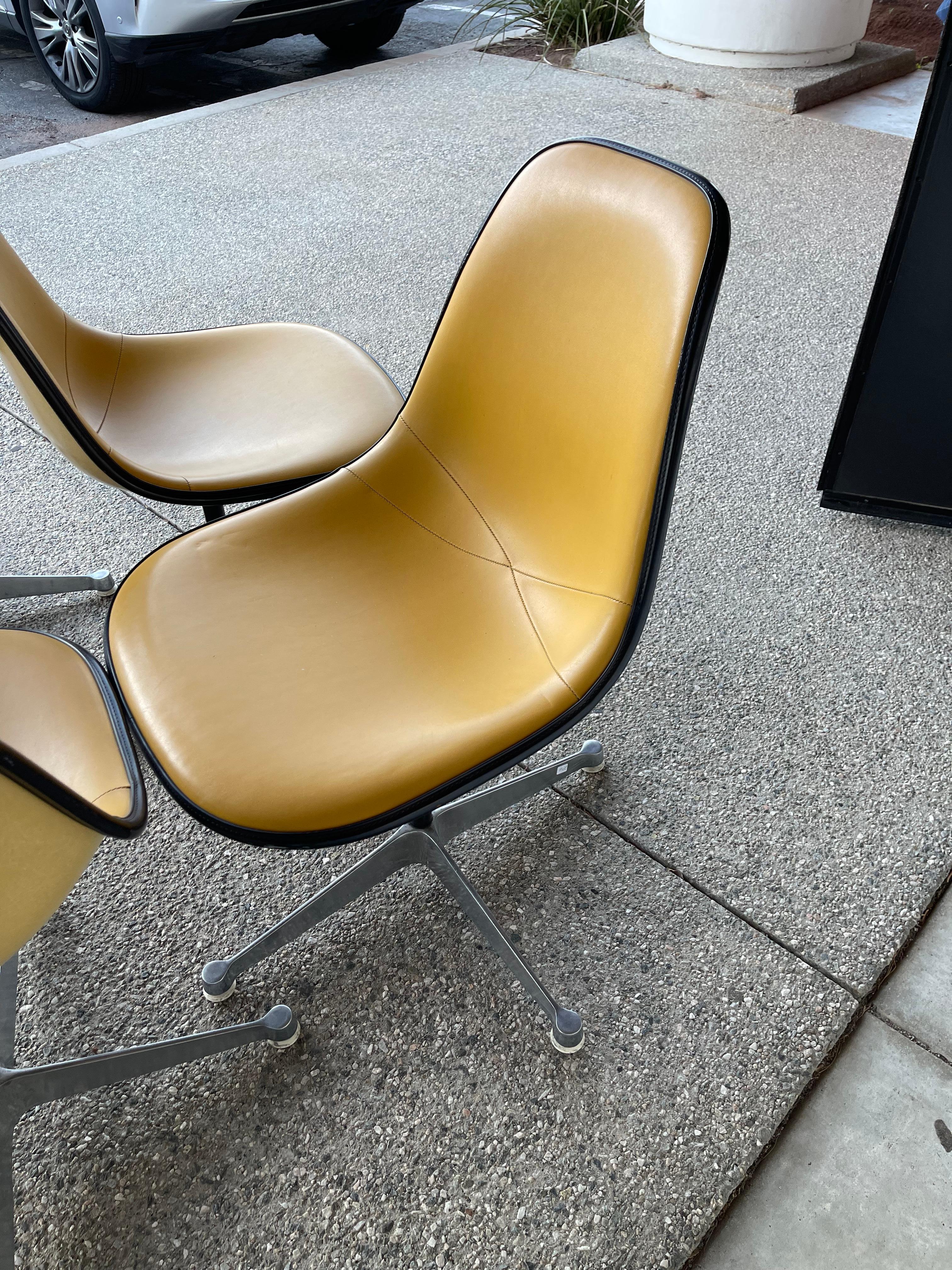 Machine-Made 1975 Eames for Herman Miller Swivel Chairs, Set of 6