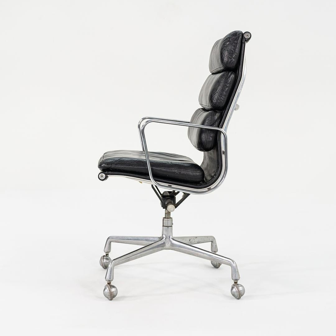 1975 Herman Miller Sillones de oficina Eames Soft Pad en piel y tela en Bueno estado para la venta en Philadelphia, PA