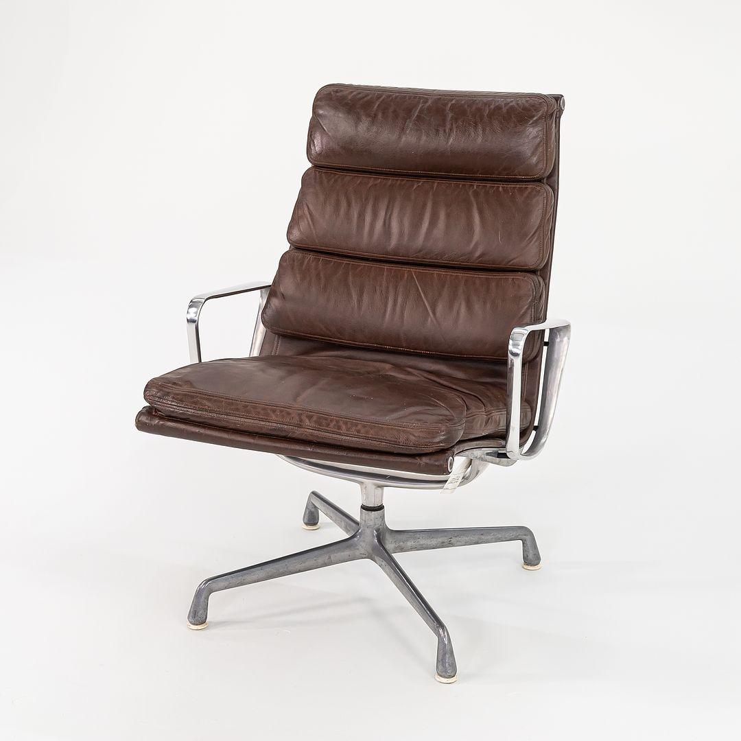 1975 Herman Miller Eames Soft Pad Loungesessel und Ottomane aus Leder mit Stoff im Angebot 2