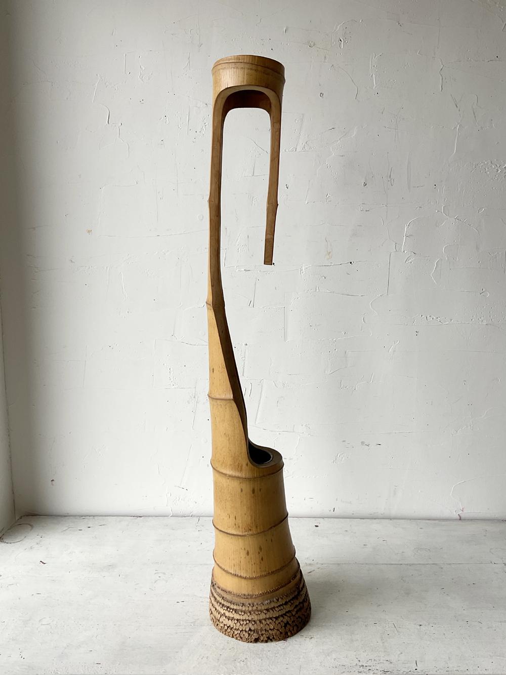 1975 Jarrón japonés de bambú cuello de grulla Ikebana Arreglo floral Japonismo en venta