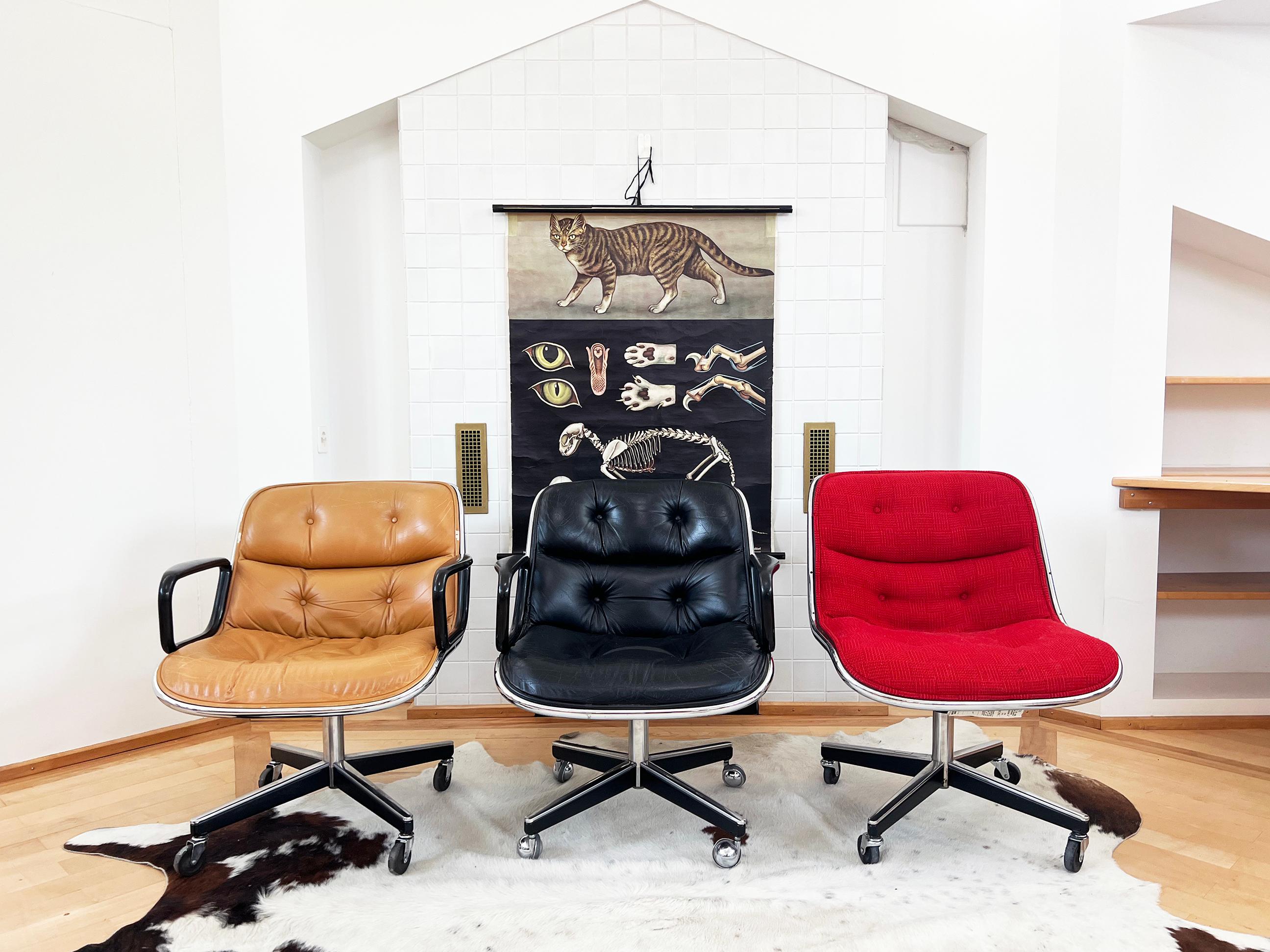 1975 Knoll Executive Pollock Cromada, Silla de Oficina de Piel Negra Acolchada con Pilastras en venta 2