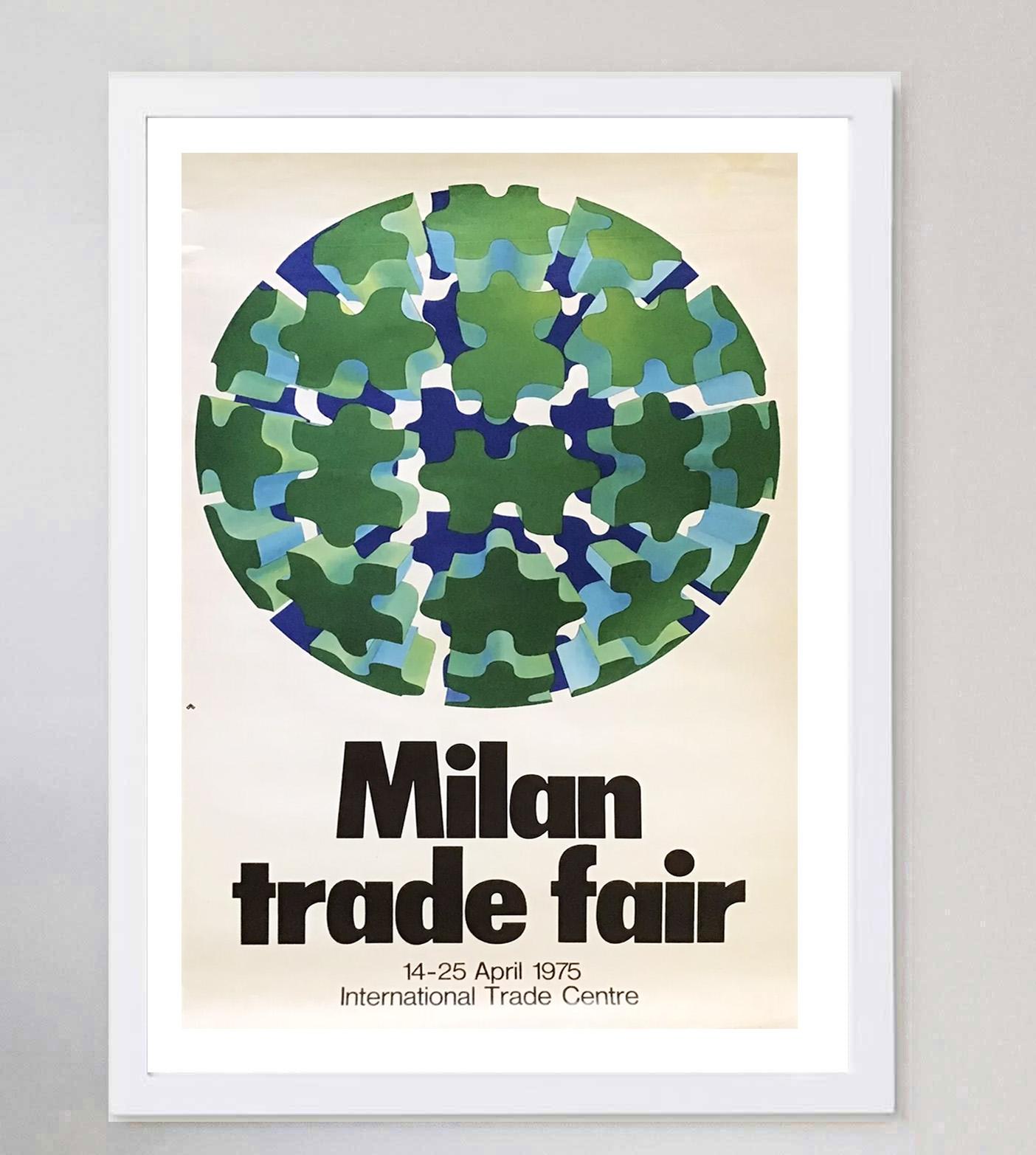 Manifesto d'epoca originale della Fiera di Milano del 1975 In condizioni buone in vendita a Winchester, GB