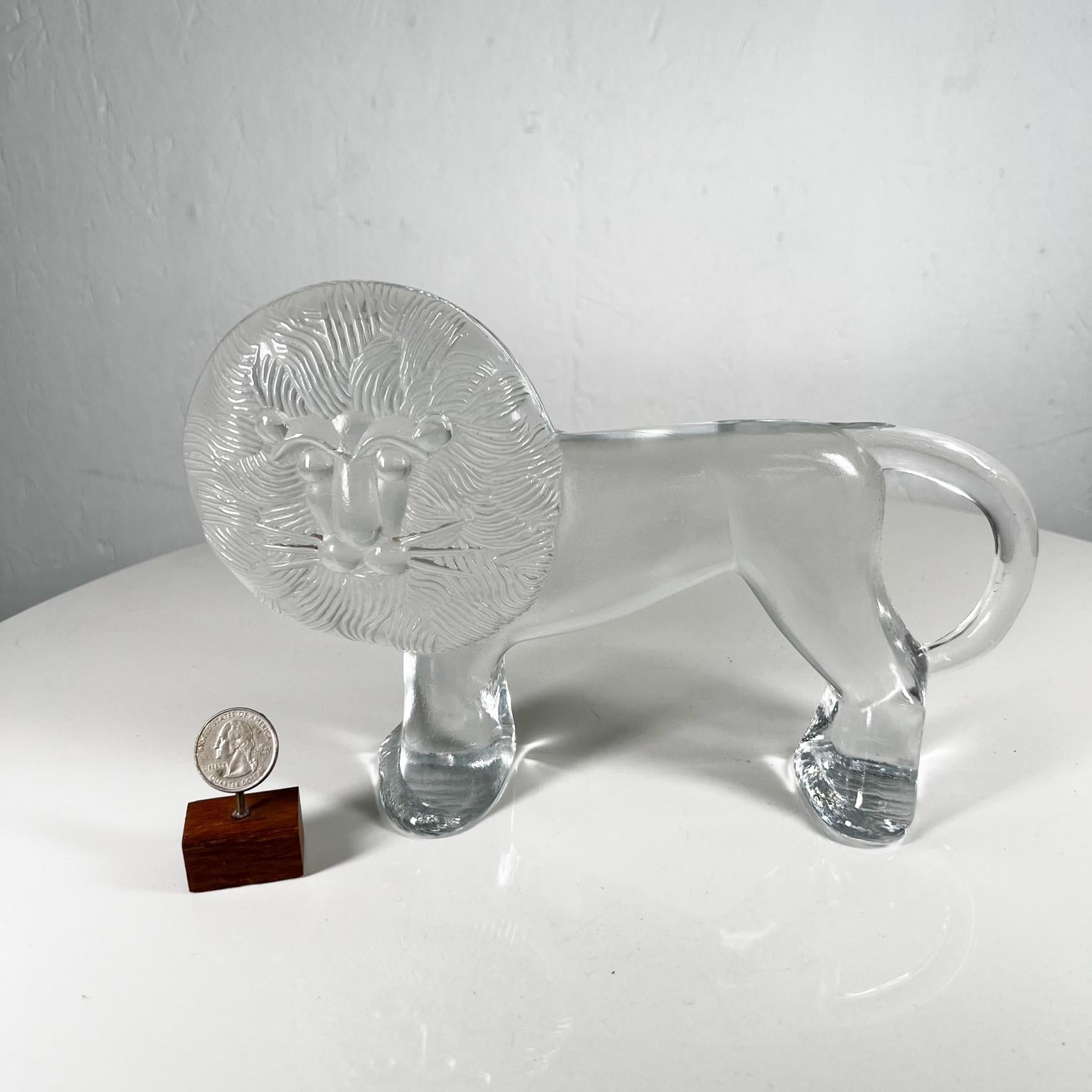Suédois Sculpture de table lion moderne en verre de Bertil Vallien pour Kosta Boda, 1975 en vente