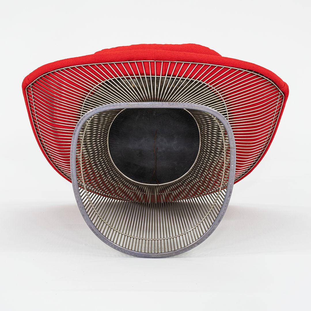 1975, Paar Warren Platner für Knoll, Loungesessel mit Stahlrahmen und rotem Stoff im Angebot 5