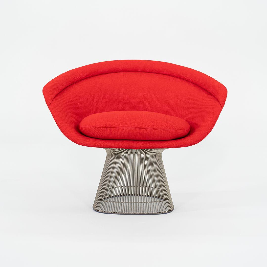 1975, Paar Warren Platner für Knoll, Loungesessel mit Stahlrahmen und rotem Stoff (Moderne) im Angebot