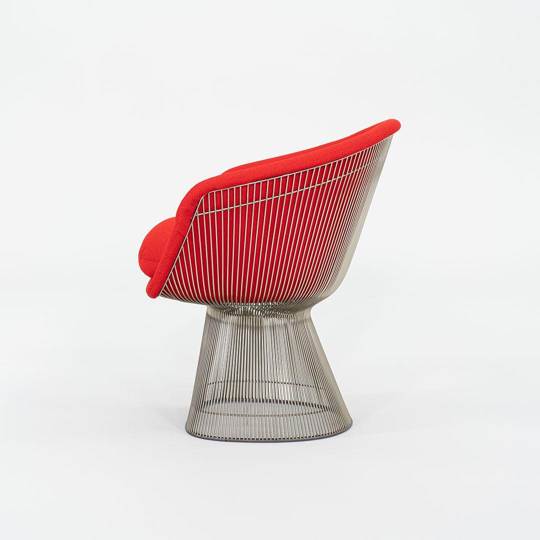 1975, Paar Warren Platner für Knoll, Loungesessel mit Stahlrahmen und rotem Stoff (Ende des 20. Jahrhunderts) im Angebot