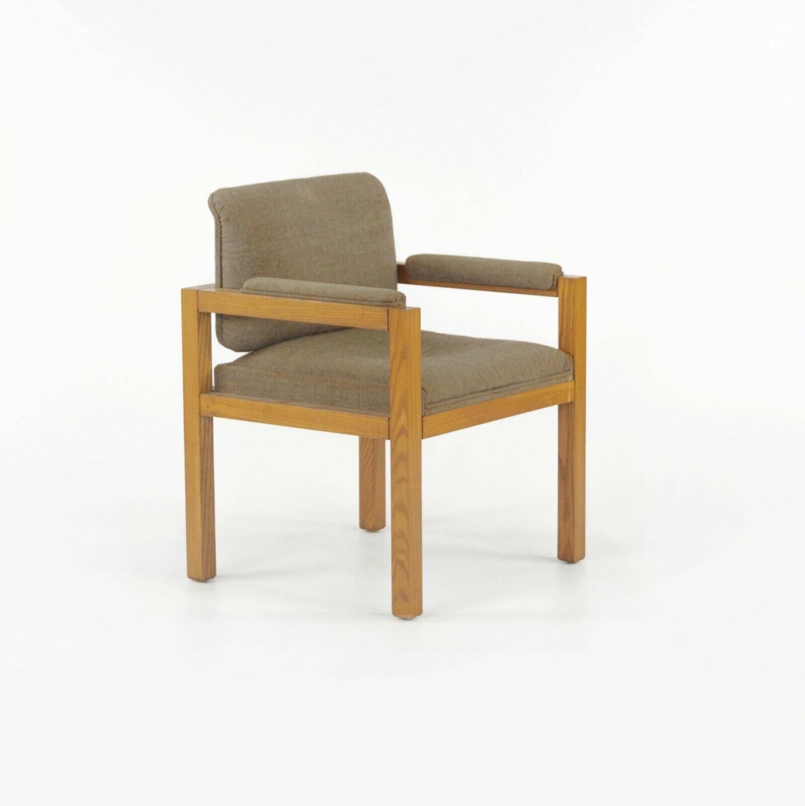 1975 Warren Platner für CI Designs Oak & Dark Tan Fabric Dining Arm Chair (Moderne) im Angebot