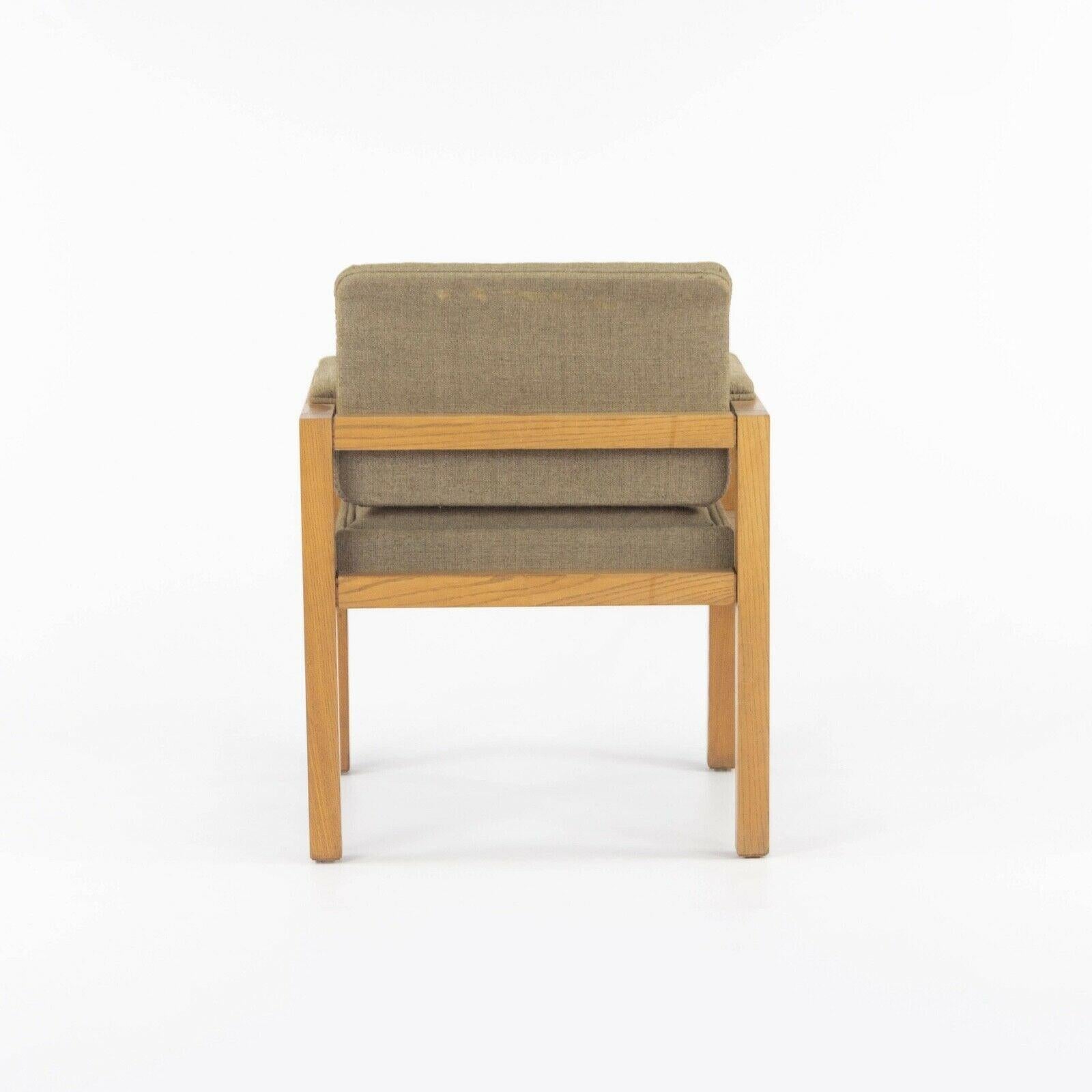 1975 Warren Platner für CI Designs Oak & Dark Tan Fabric Dining Arm Chair (Ende des 20. Jahrhunderts) im Angebot