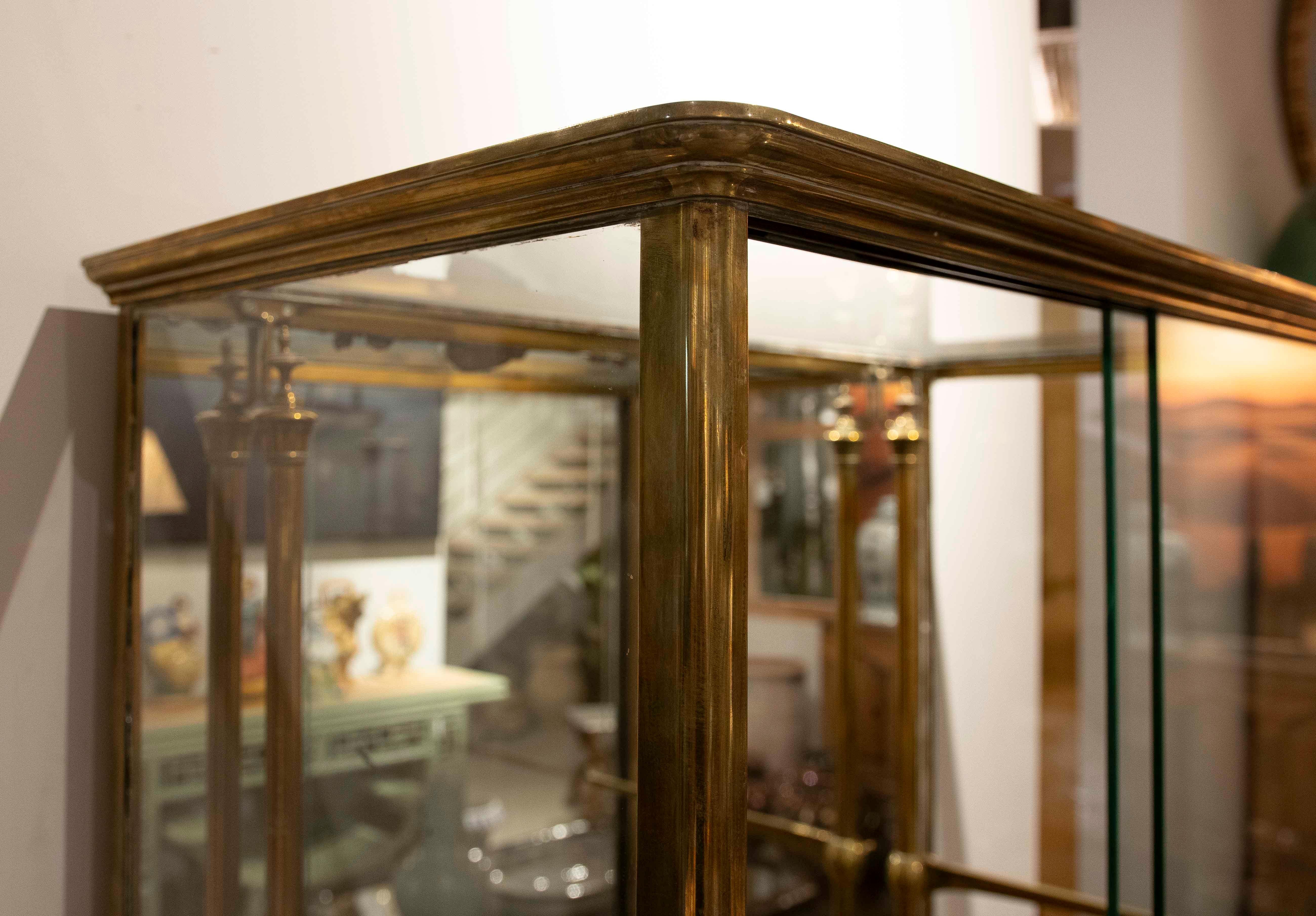1975s Bronze, Wood and Glass Pastry Case. Paris, France. In Good Condition For Sale In Marbella, ES