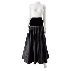 Saint Laurent - Jupe noire de la collection russe 1976-1977