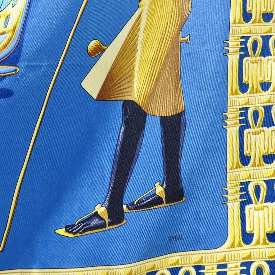 Hermès Seidenschal Tutankhamun Vladimir Rybaltchenko, 1976 (Blau) im Angebot