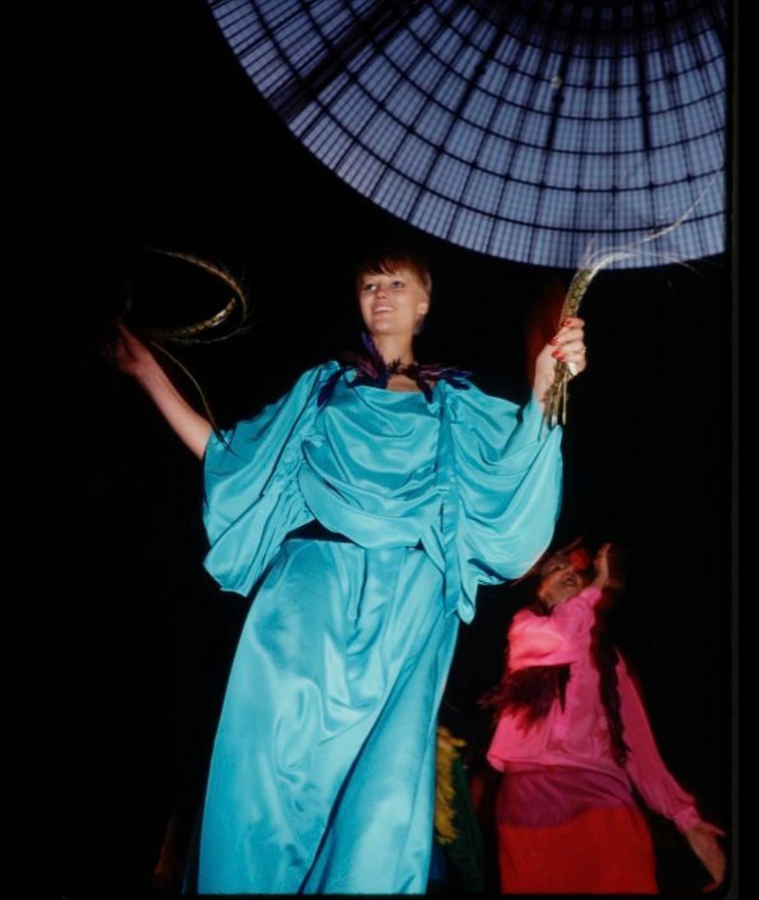 KENZO JAP Robe en soie noire à fronces des années 1970 en vente 3