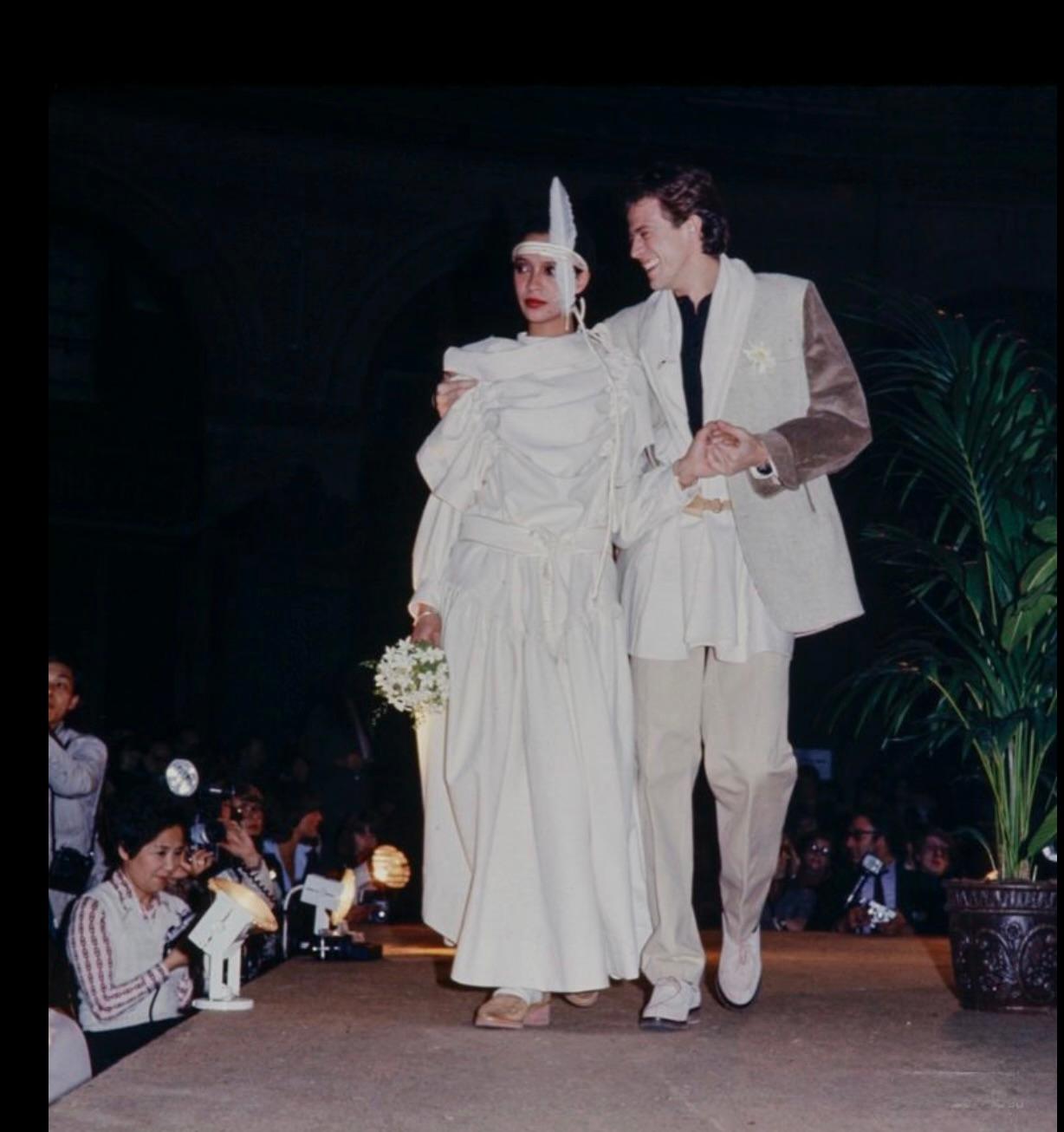 KENZO JAP Robe en soie noire à fronces des années 1970 en vente 4