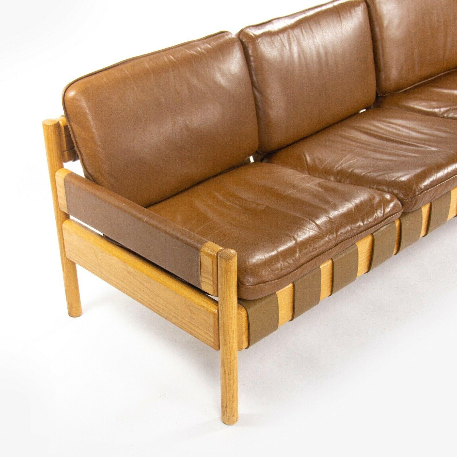 1976 Nicos Zographos Saronis Leather & Oak Sofa from Hugh Stubbins Library In Good Condition For Sale In Philadelphia, PA