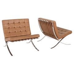 1976 Pareja de sillones Mies Van Der Rohe para Knoll Barcelona en cuero
