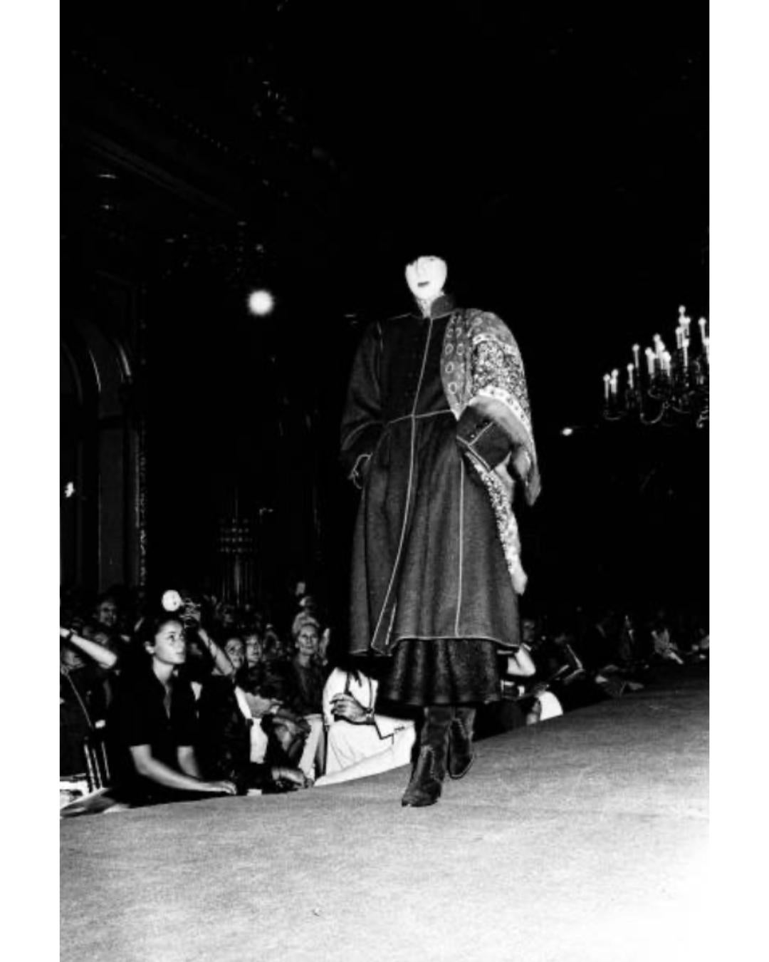 1976 Runway Yves Saint Laurent Ballet Russes Purple Wool Coat For Sale 3