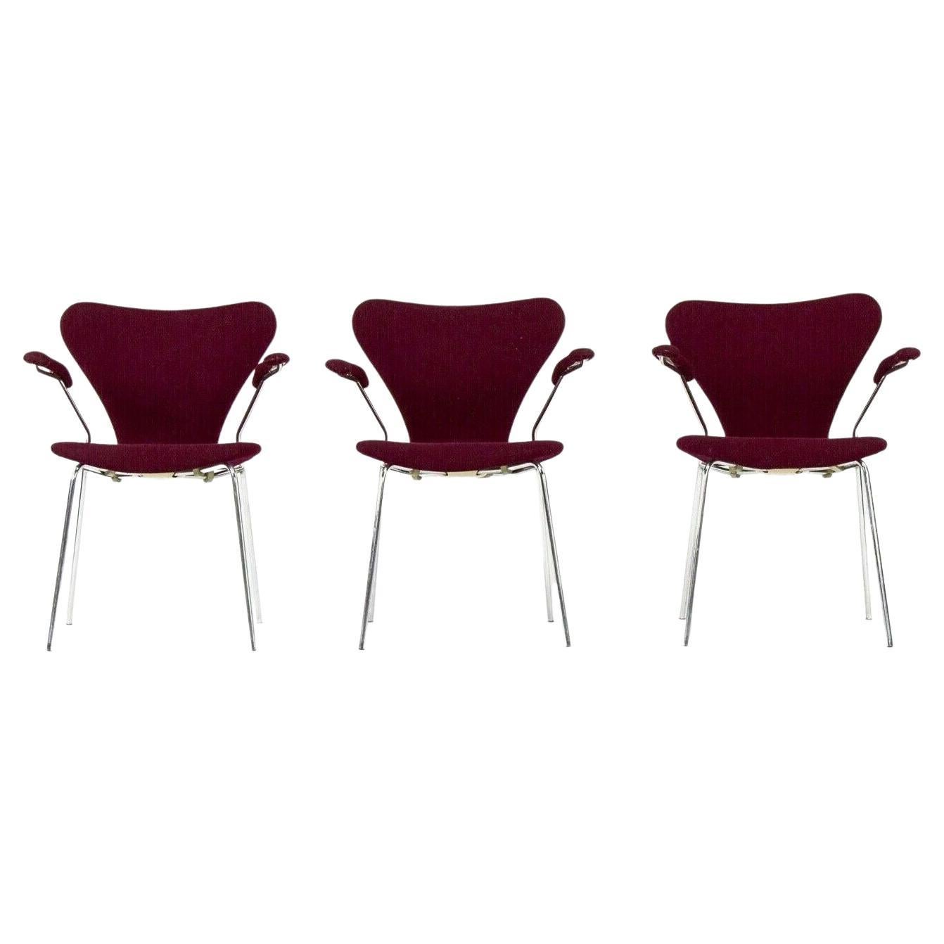 1976 Set of Three Arne Jacobsen Fritz Hansen Series 7 Danish Dining Arm Chairs For Sale