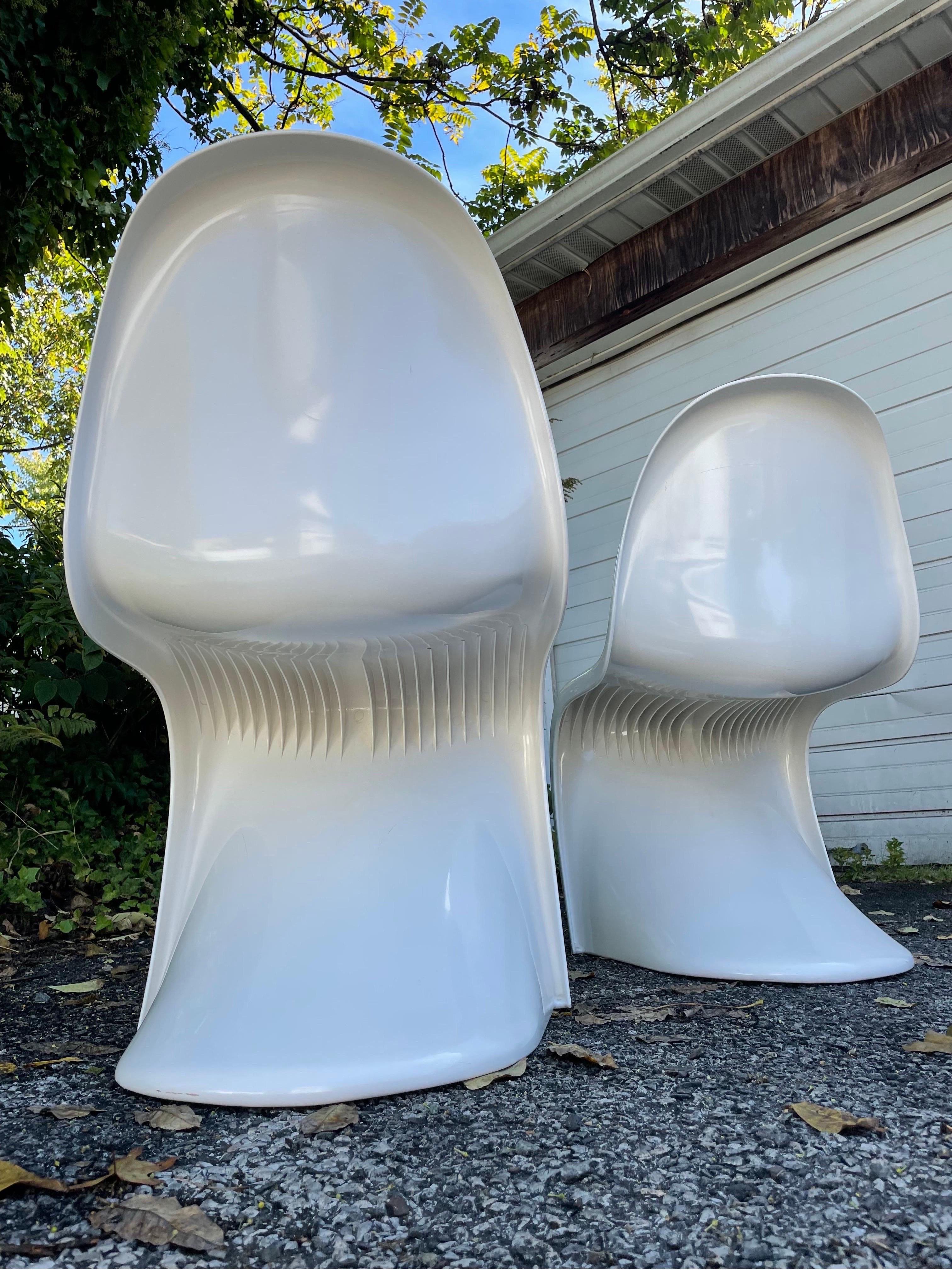 Swiss 1976 Verner Panton Herman Miller European Production S-Chairs - a Pair For Sale