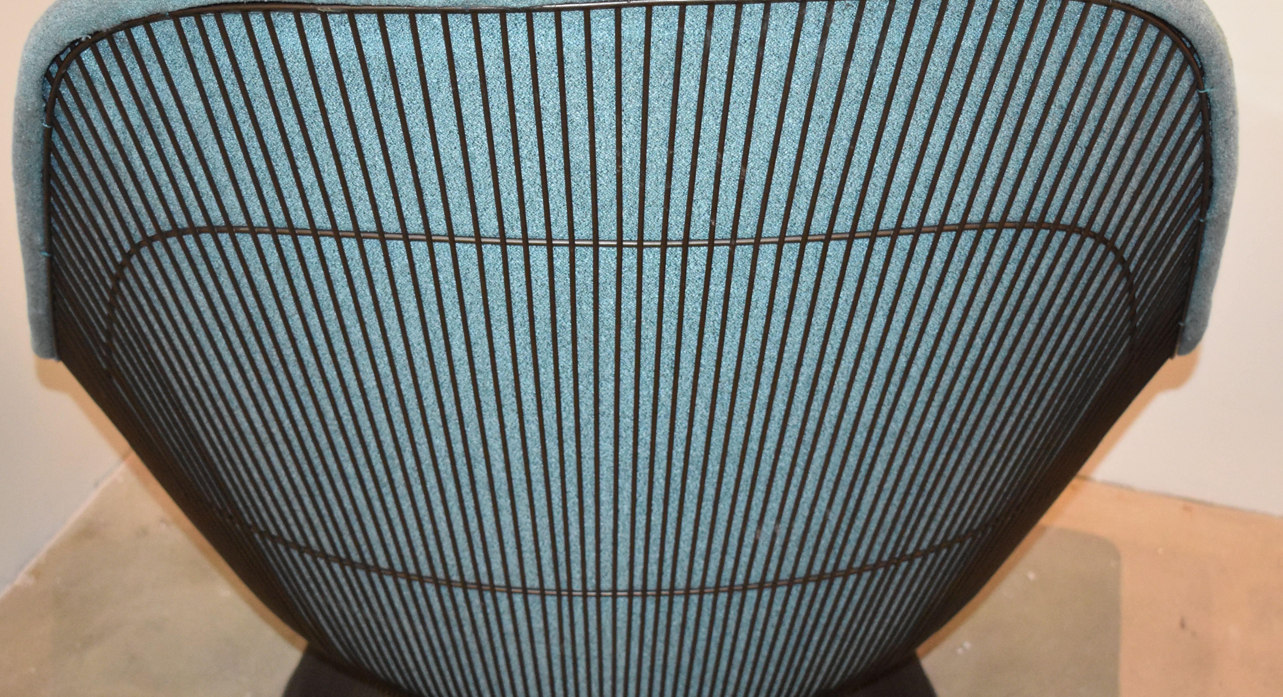 1976 Warren Platner per Knoll Sedia da salotto e ottomana in bronzo 4