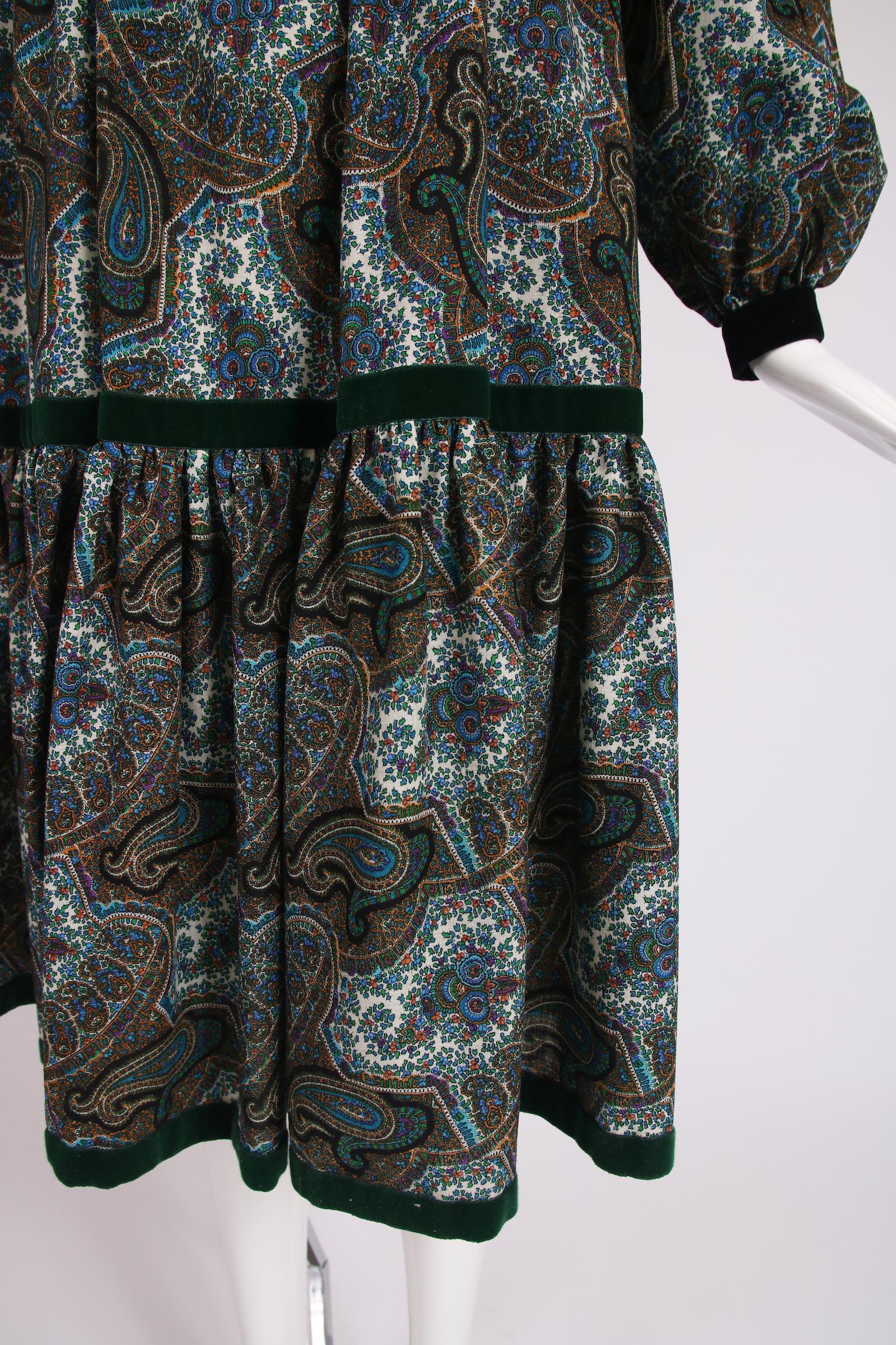 De las mujeres Vestido de la Colección Cosacos 1976 de Yves Saint Laurent