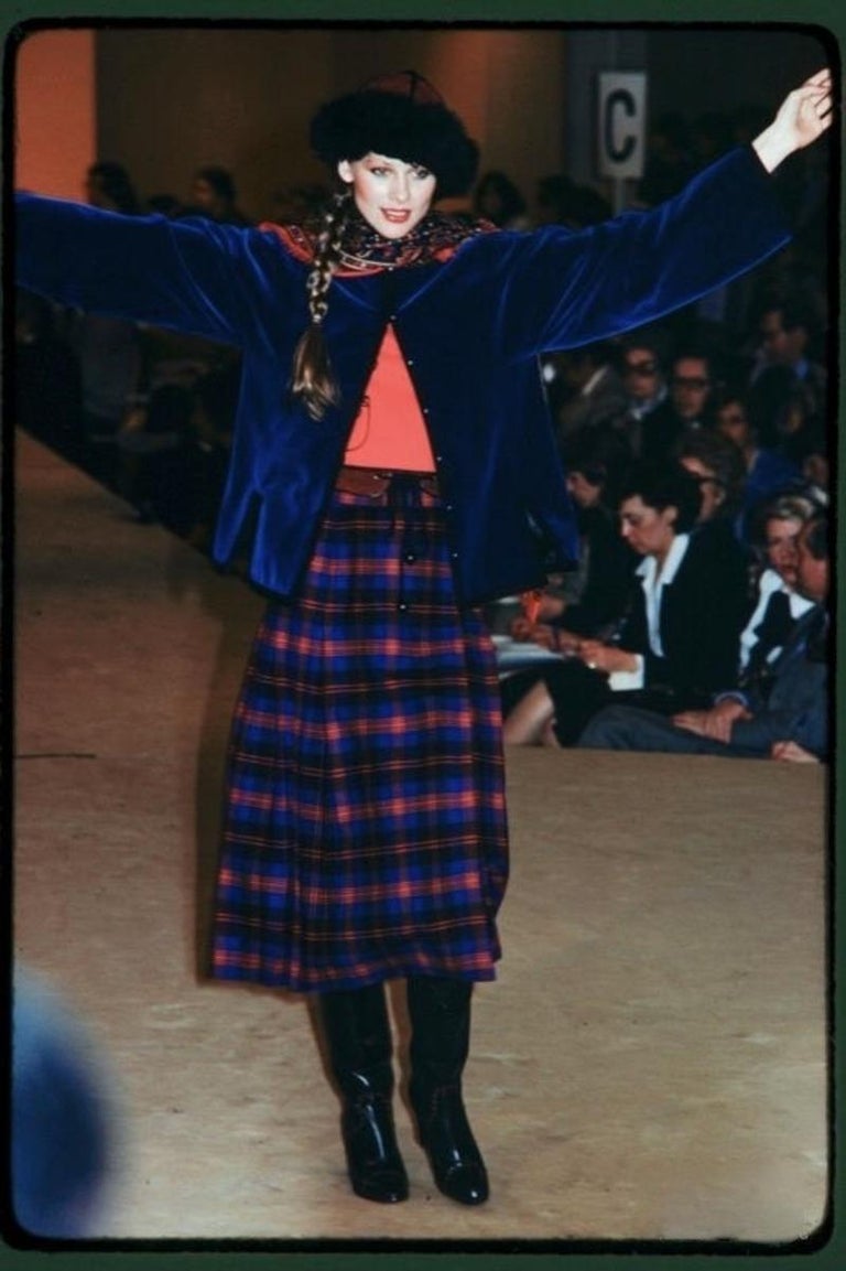 1976 YVES SAINT LAURENT Russian collection burgundy velvet jacket For ...
