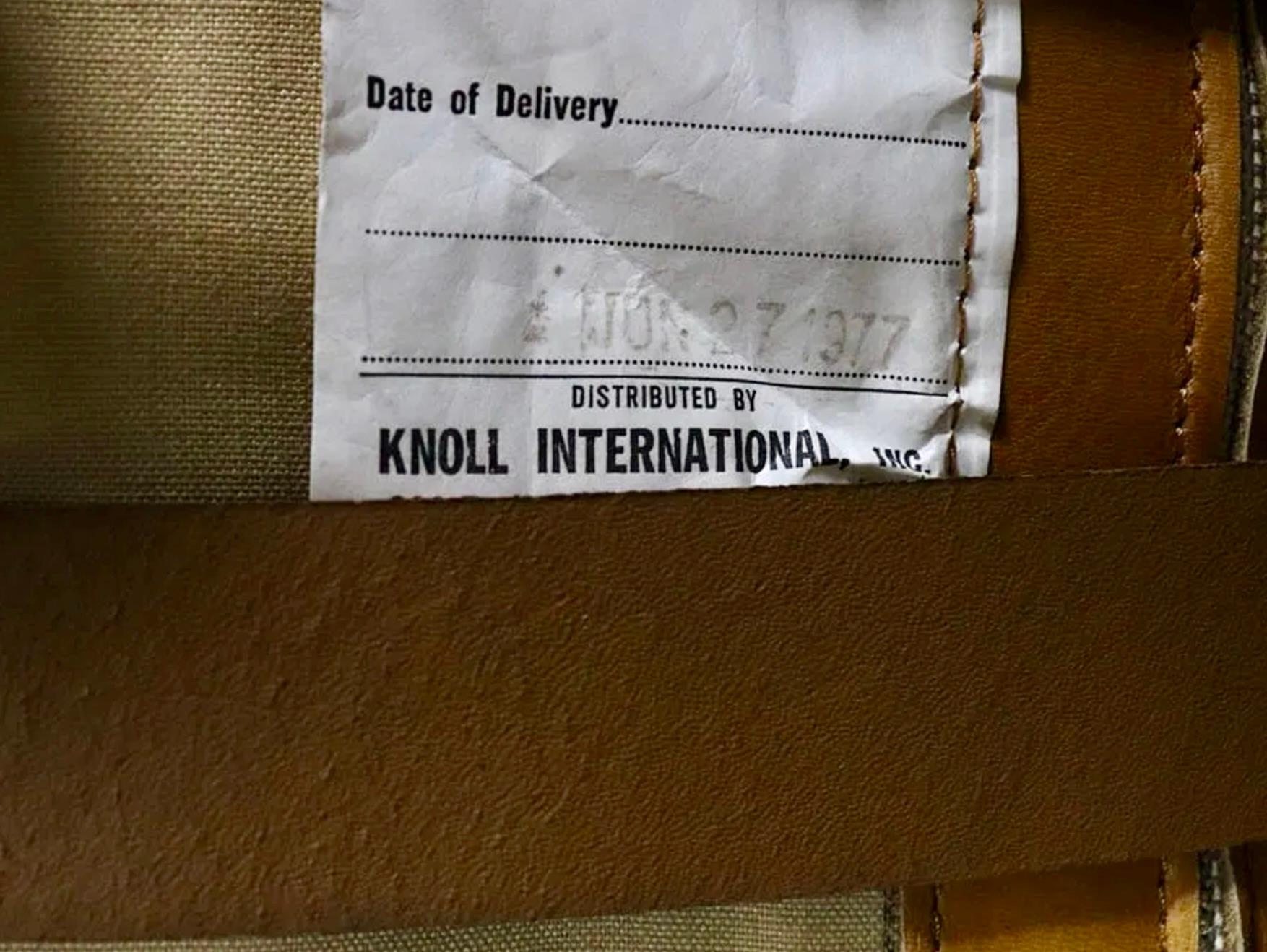 1977 Chaises Barcelona de Knoll État moyen - En vente à Brooklyn, NY