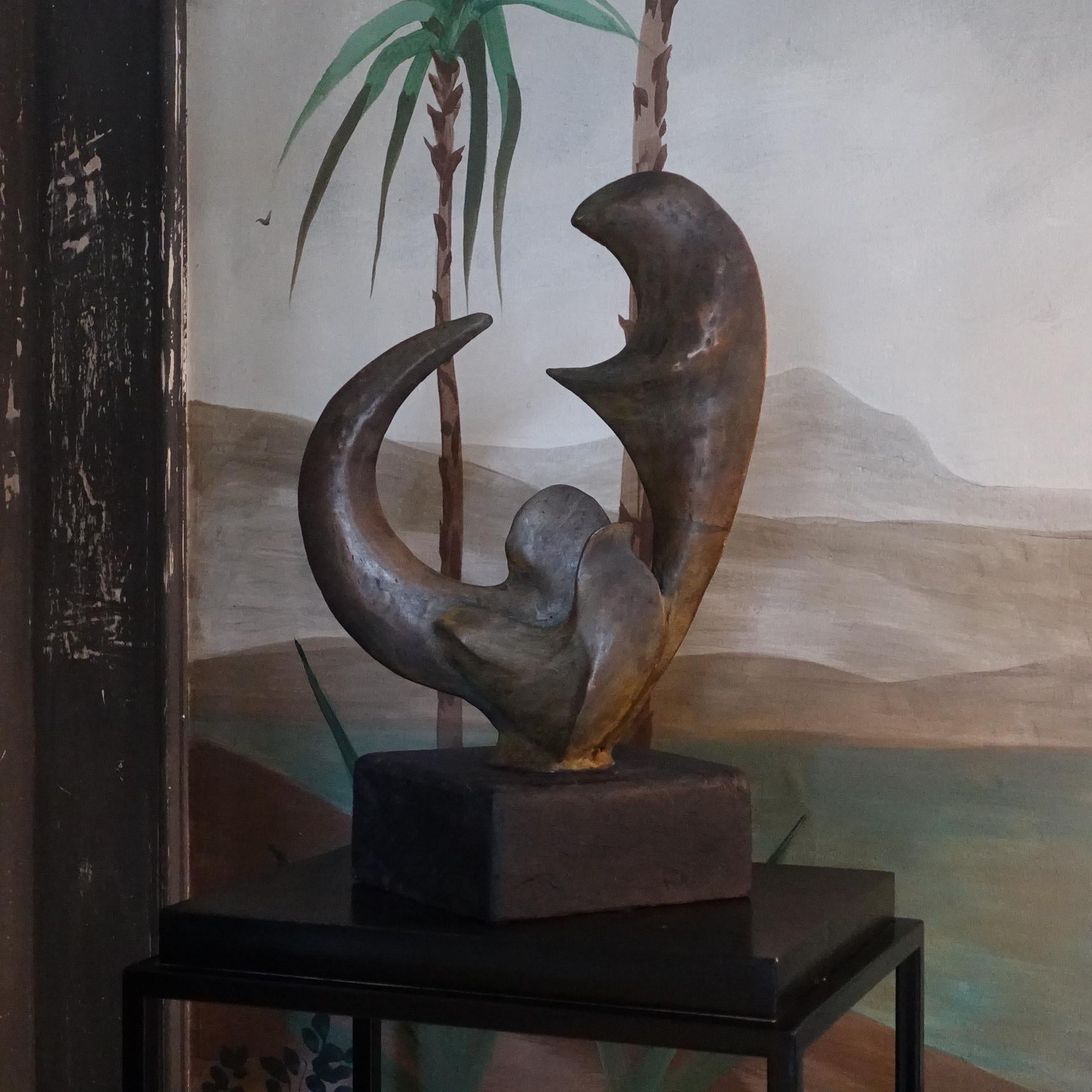 Abstract bronze sculpture by Biagio Romeo, black concrete base all in perfect condition and vintage patina, Italy, 1977.