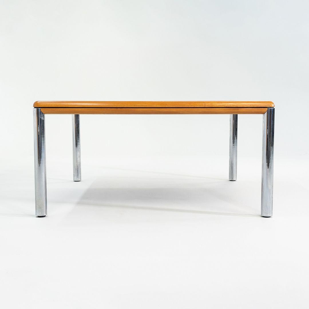 italien Table de salle à manger Charles Pfister pour Knoll de 1977 en chêne avec pieds chromés de 59 pouces en vente