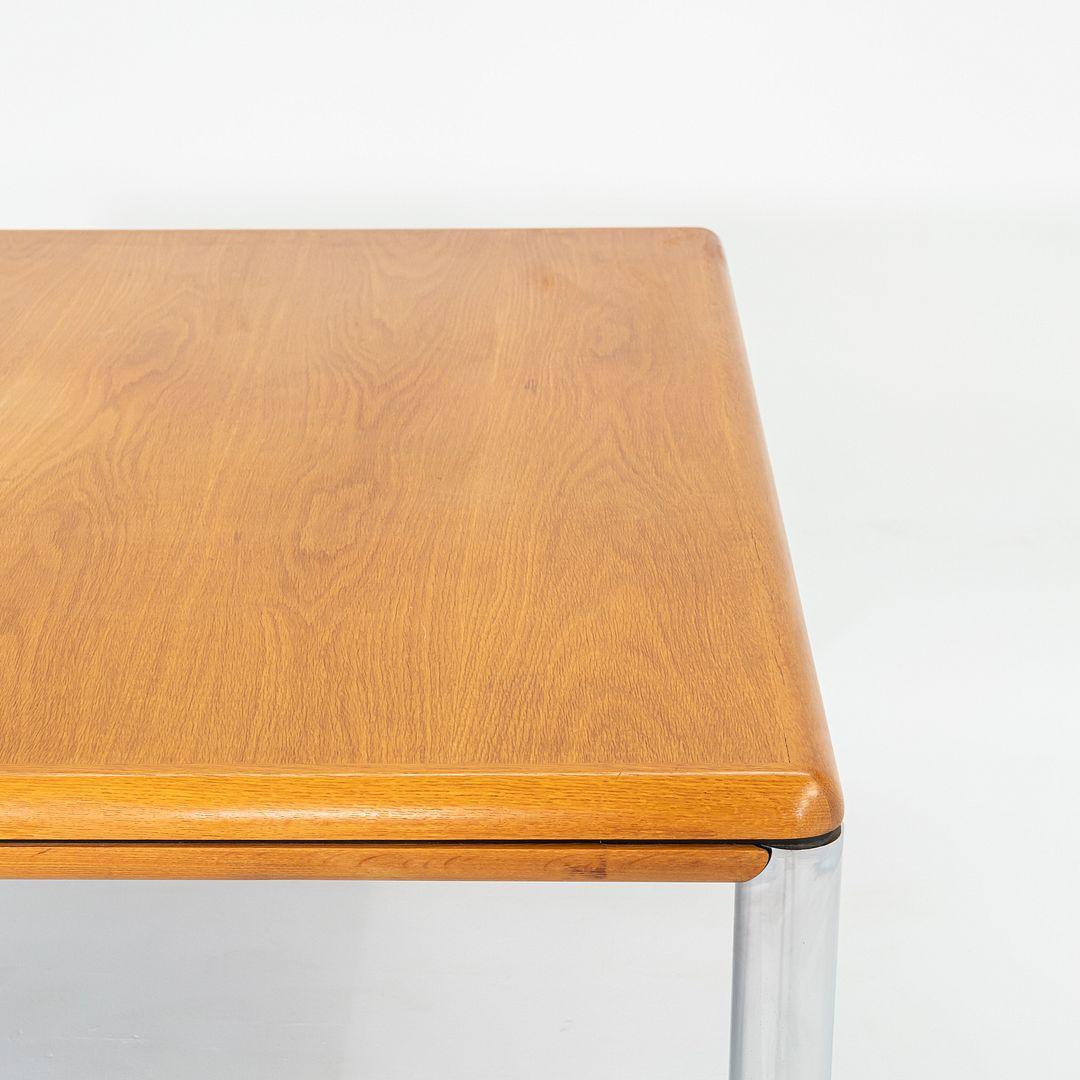 Chêne Table de salle à manger Charles Pfister pour Knoll de 1977 en chêne avec pieds chromés de 59 pouces en vente