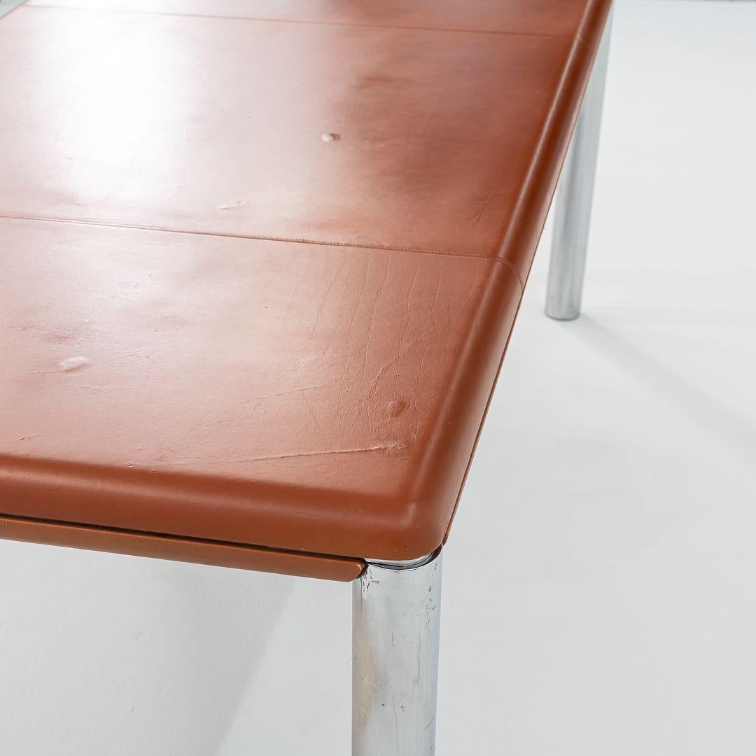 1977 Charles Pfister per Knoll Scrivania direzionale rivestita in pelle con gambe cromate in vendita 5