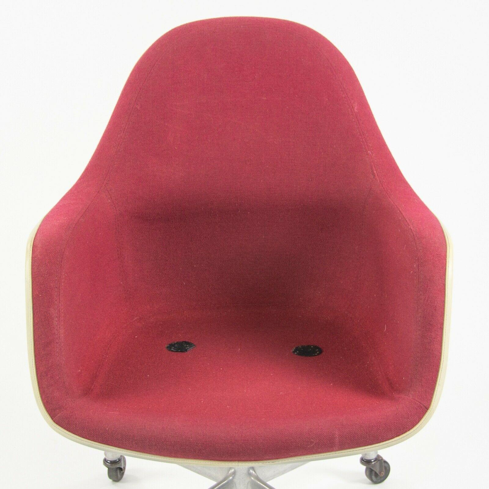 1977 Eames Herman Miller EC175 Upholstered Fiberglass Shell Chair For Sale 3