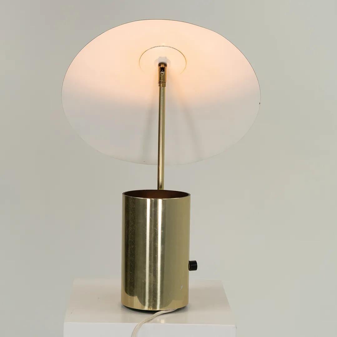 1977 George Nelson Halb-Nelson Reflector-Tischlampe von Koch & Lowy aus Messing im Angebot 5