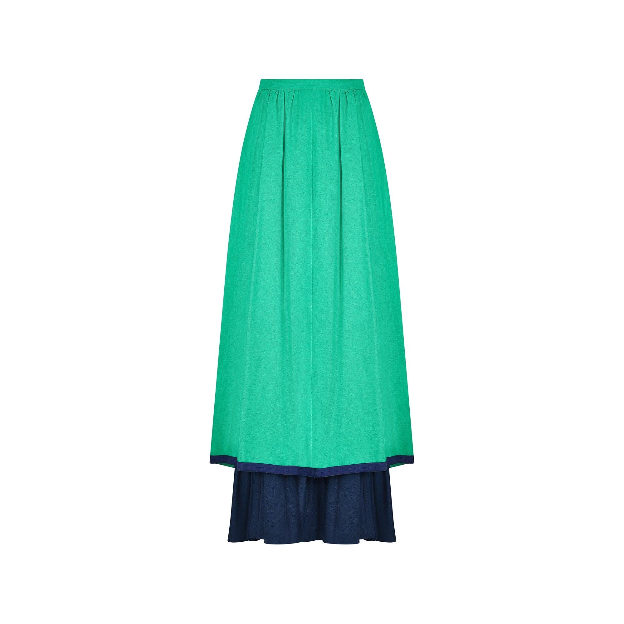 Donna 1977 Givenchy: un ensemble di lino verde e seta blu scuro in passerella in vendita