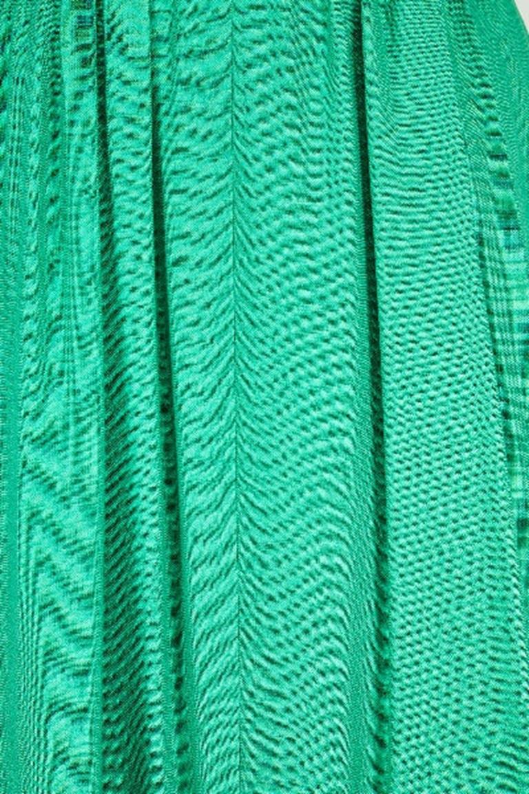 Ensemble de défilé Givenchy de 1977 en lin vert et soie bleu marine en vente 2