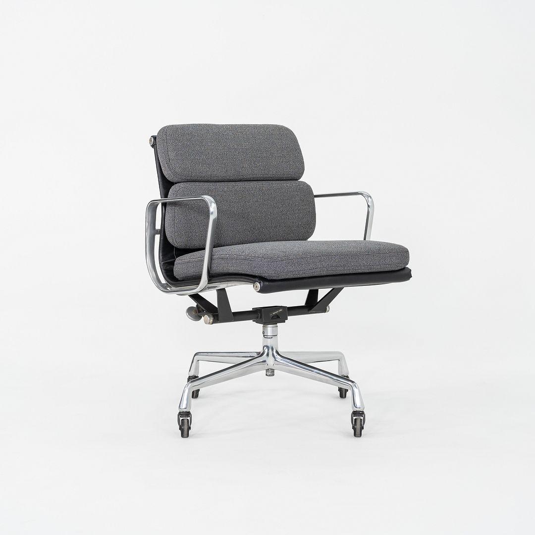 Chaise de bureau Eames Soft Pad Management en deux tons, Herman Miller, 1977 en vente 1