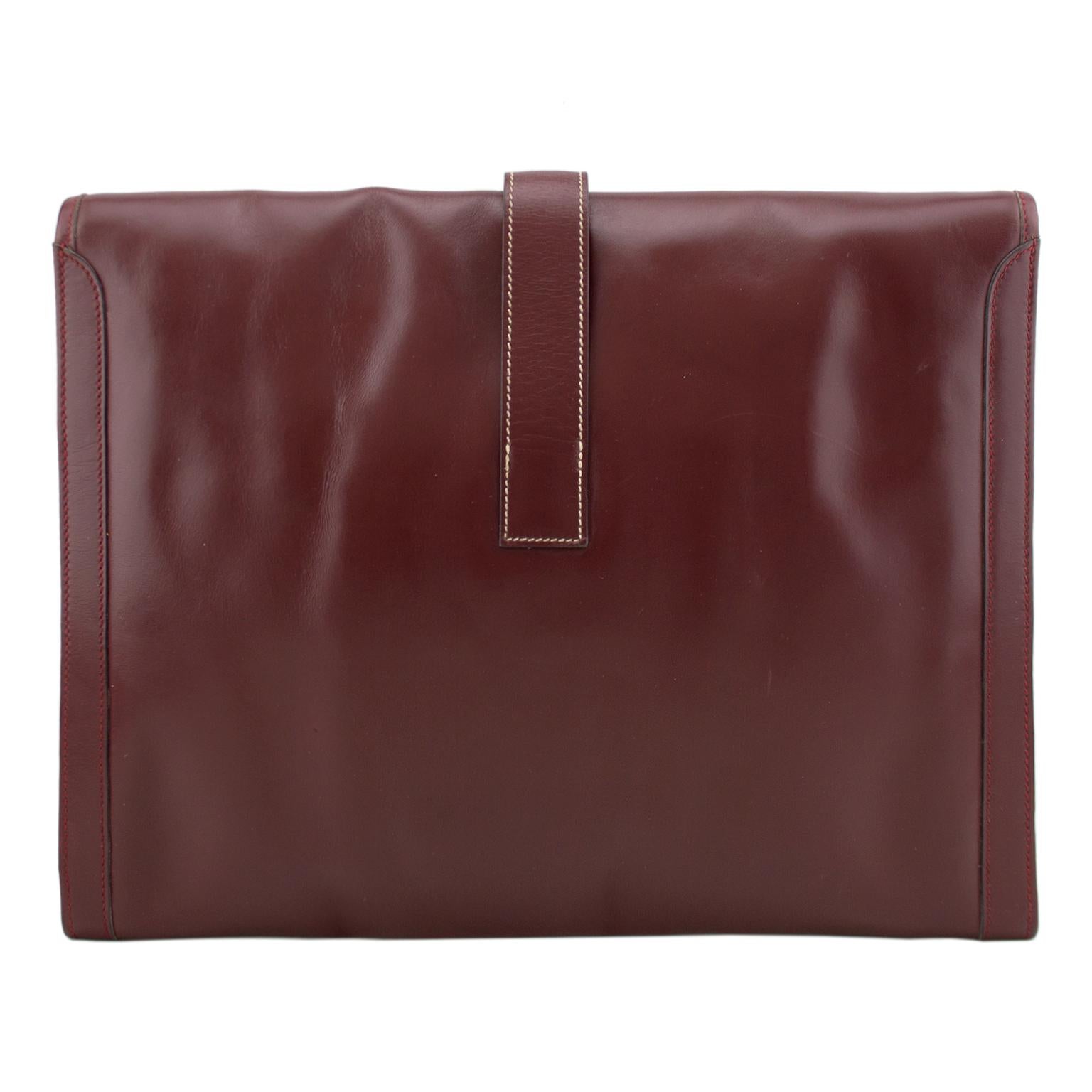 1977 Hermés Maroon Leather Jige Clutch  In Good Condition For Sale In Toronto, Ontario