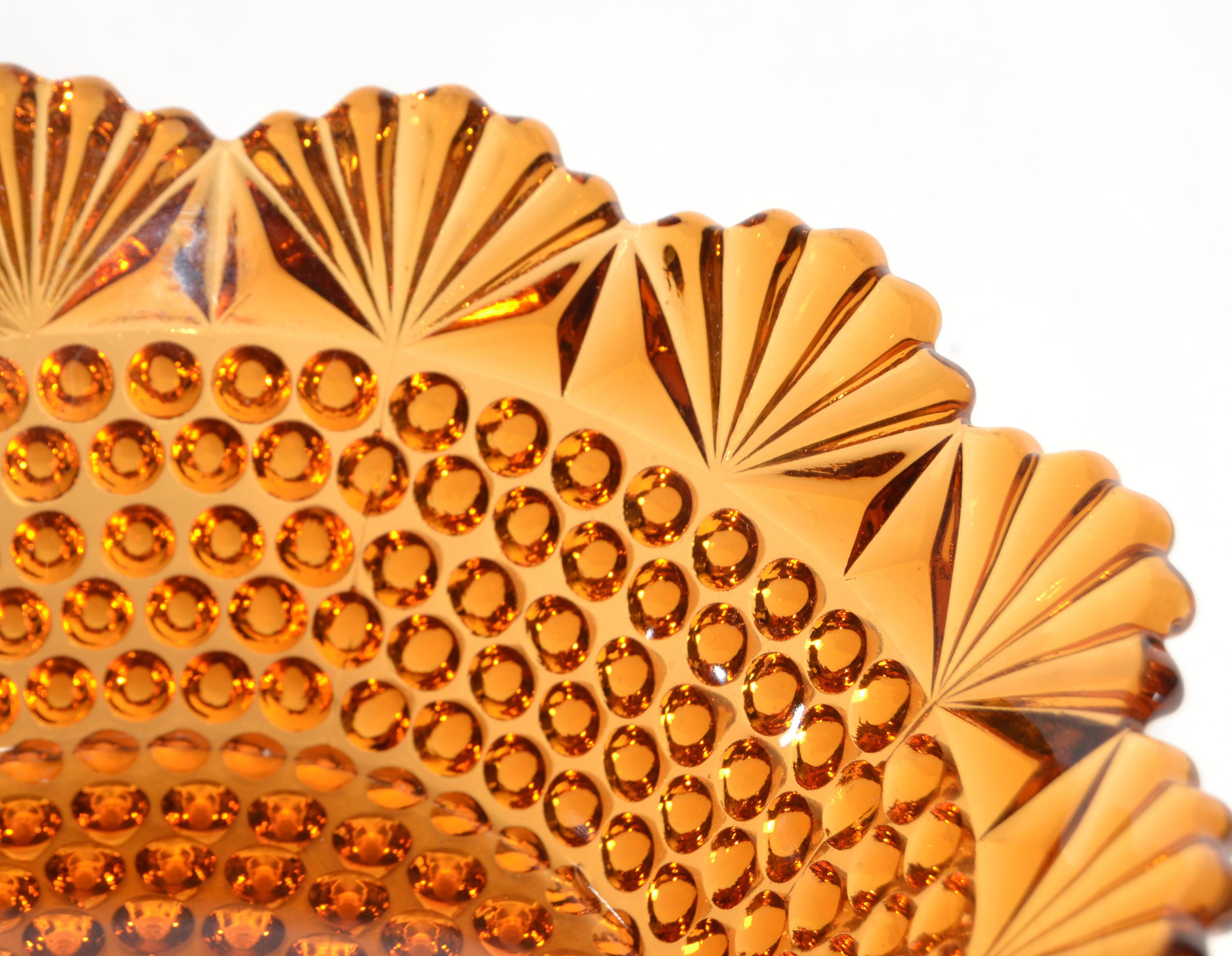 1977 Hobnail Ciotola in vetro ambrato stile Fenton di Imperial Glass Mid-Century Modern in vendita 2